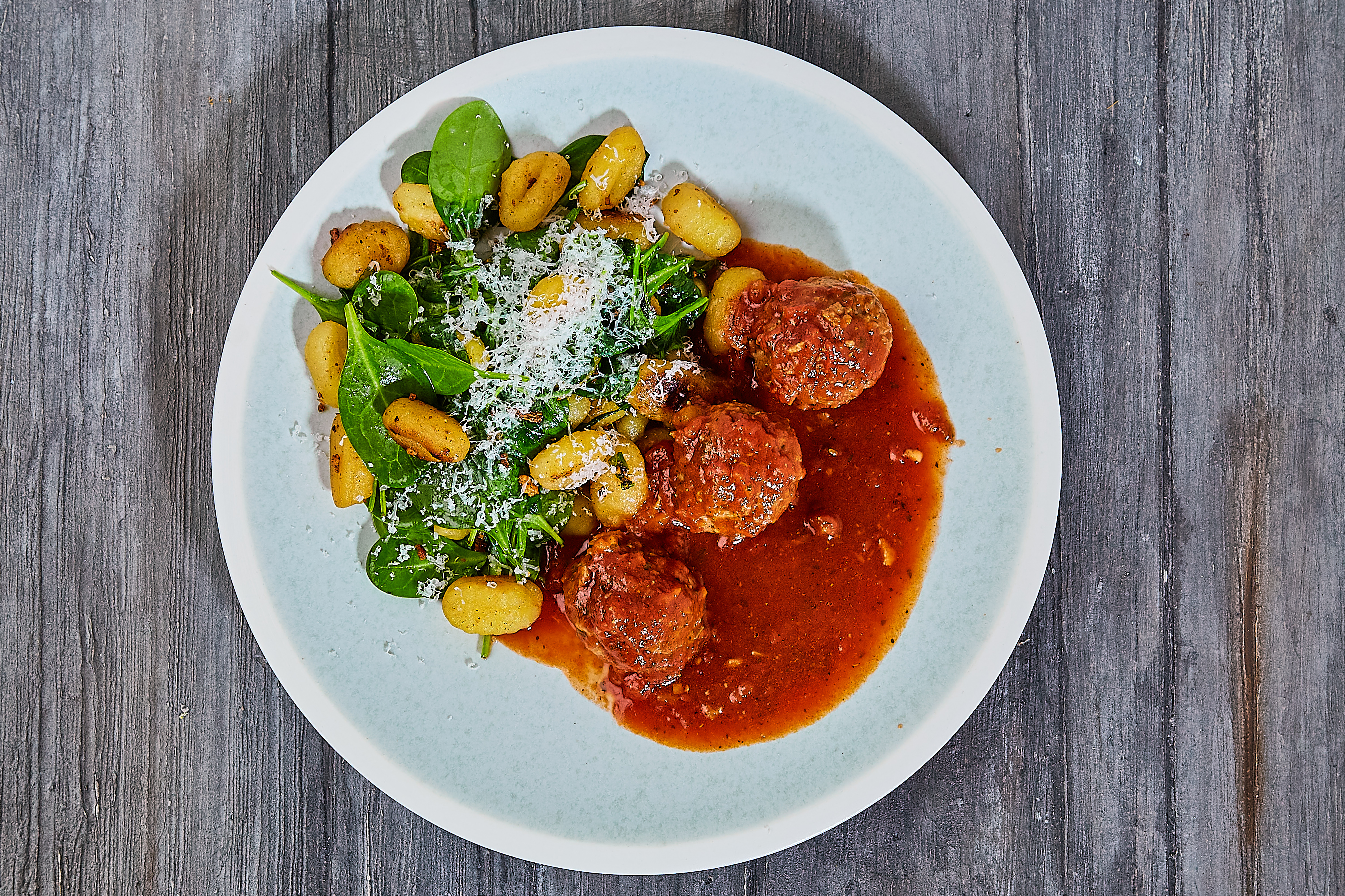 Heat: Spanske albondigas med gnocchi og spinat