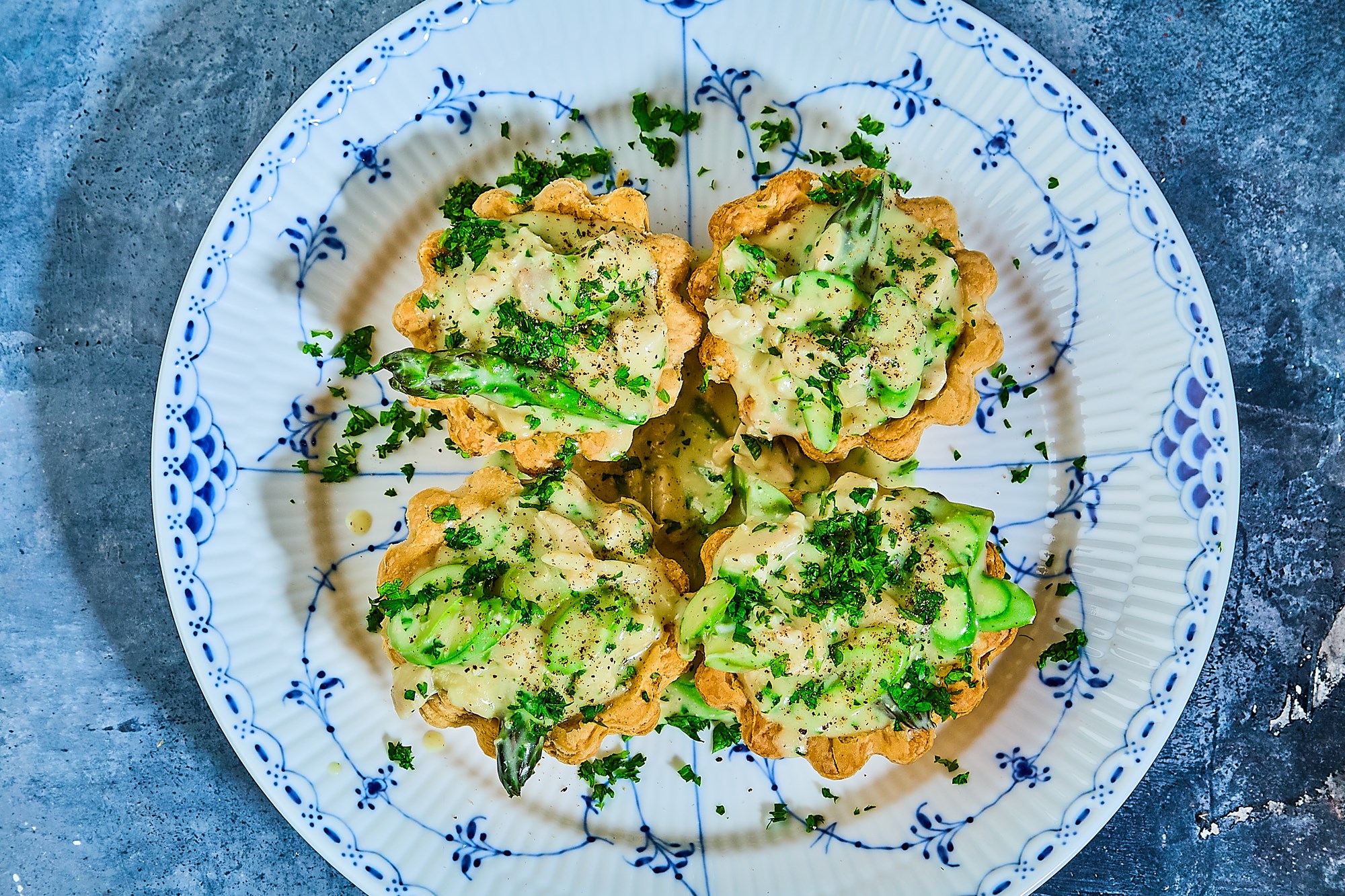 Heat: Tarteletter med høns & grønne asparges