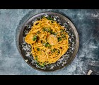 Heat: Ungarske kødboller i cremet paprikasovs med spinat & spaghetti