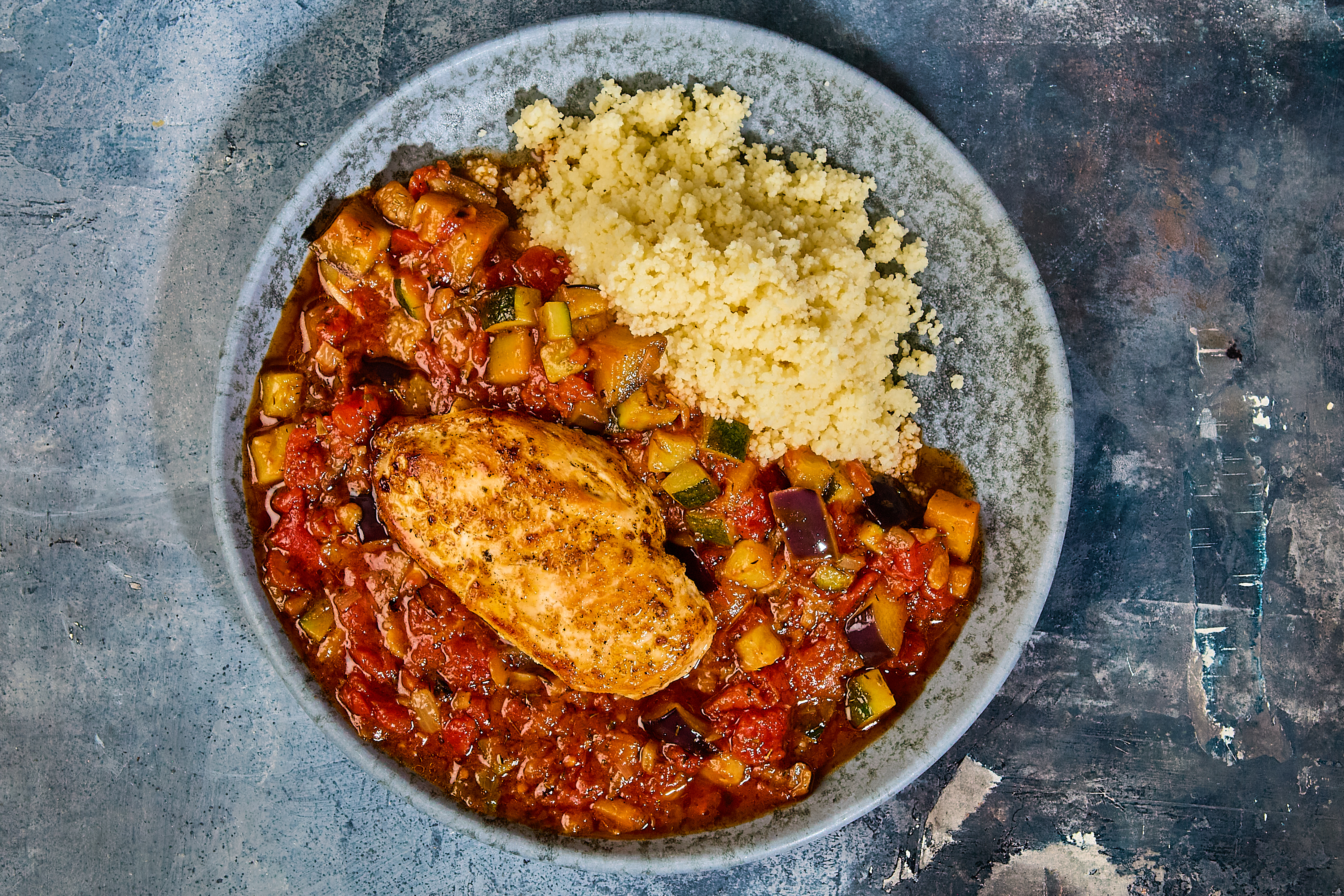Kyllingebryst Provençale med ratatouille og couscous