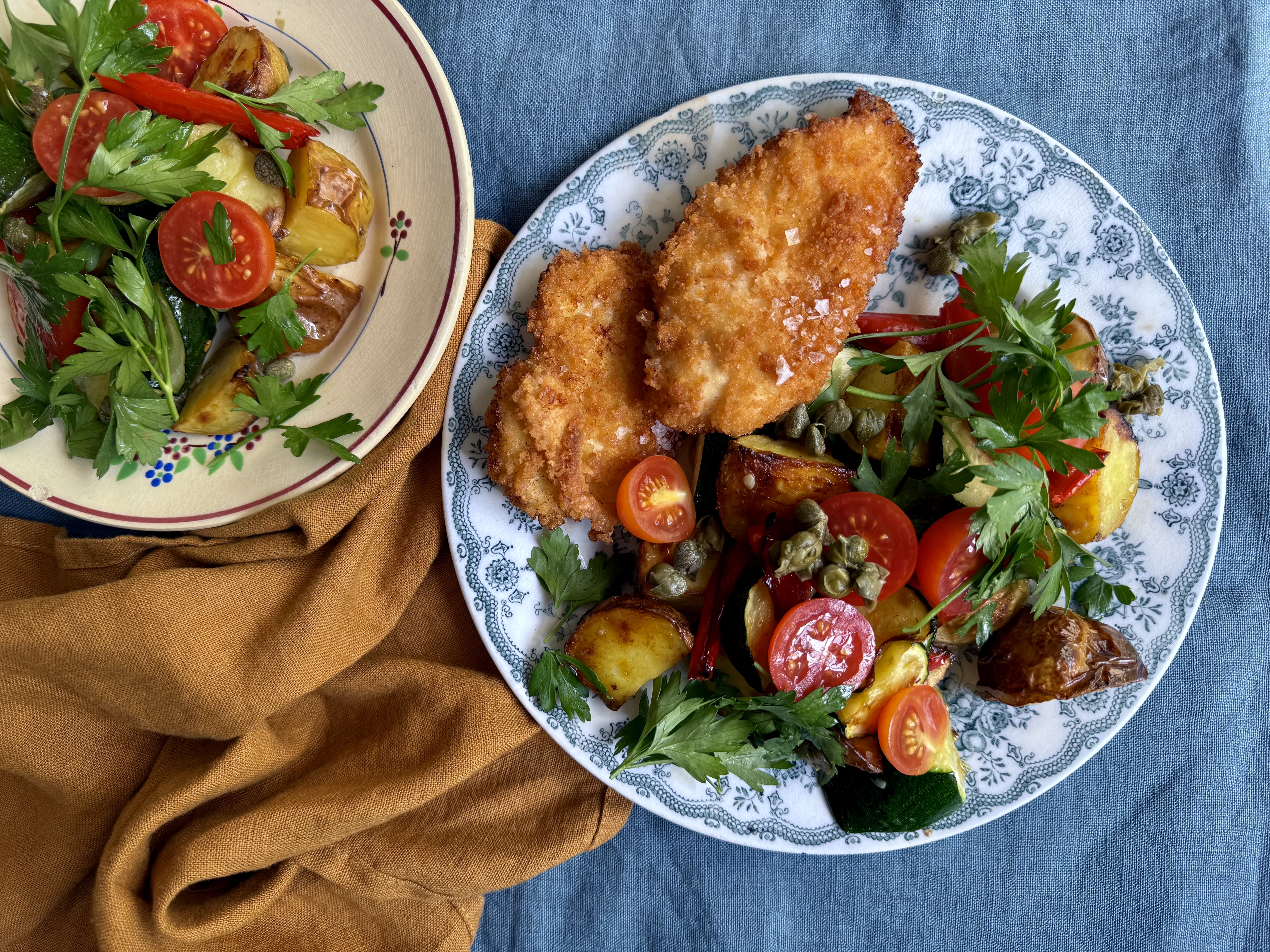 Sprødt kyllingebryst med ovn-kartofler de luxe