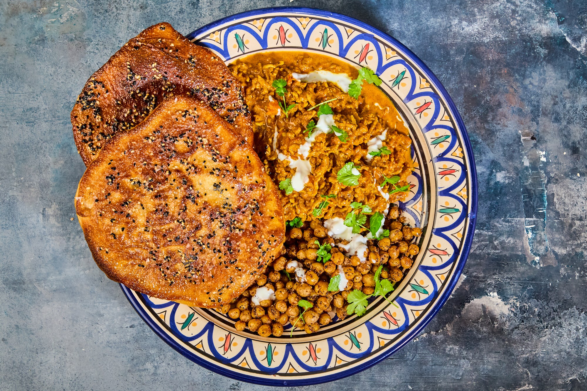 Indisk curry med kikærter og naan