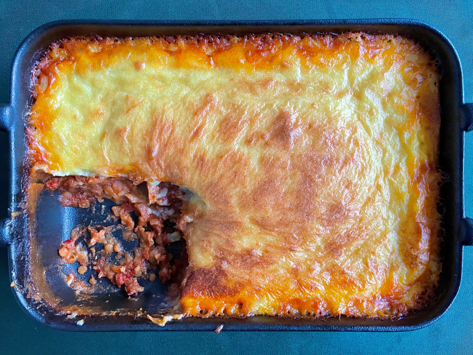 Cottage pie med garam masala linser og cremet mos