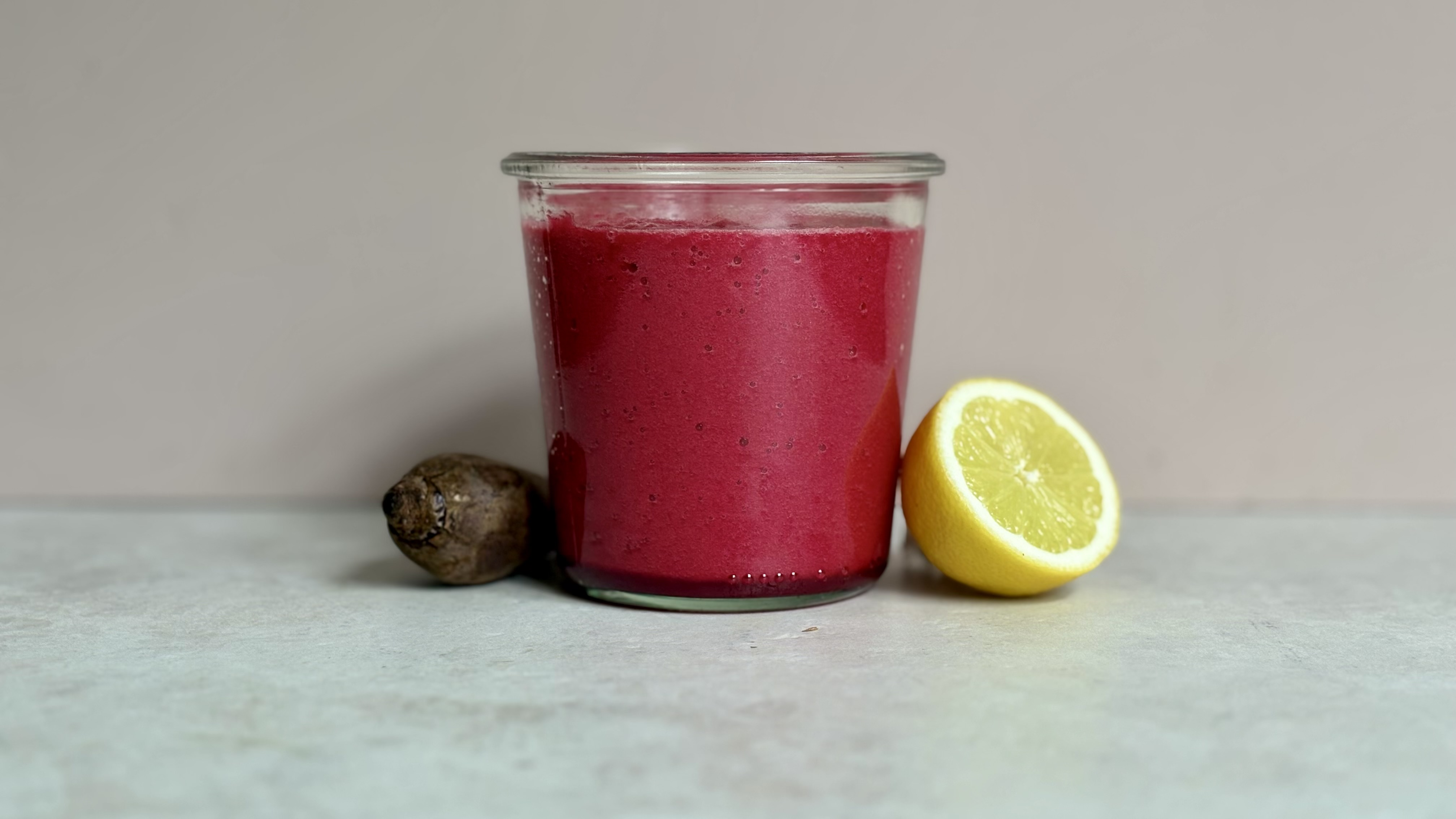 Pretty Beet – rødbede, spidskål, ananas