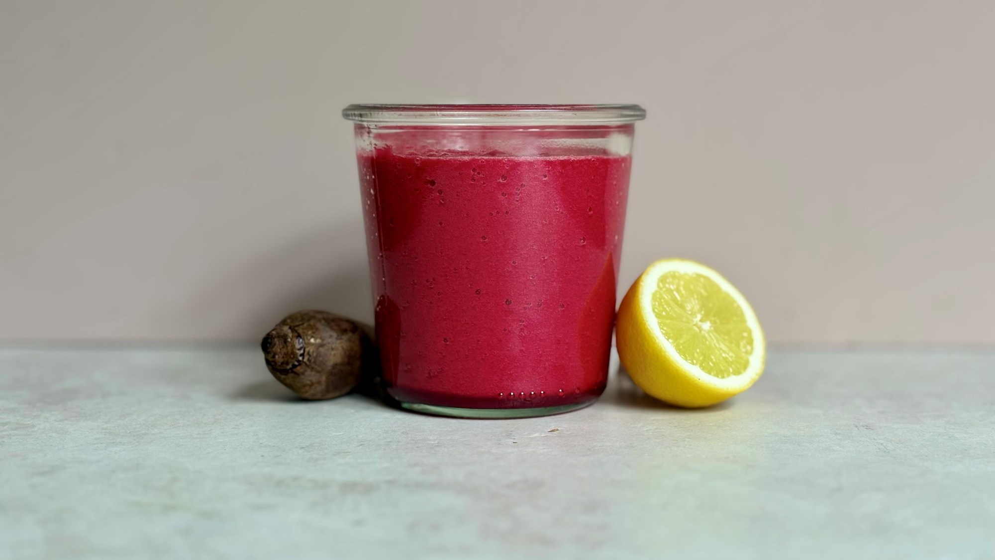 Pretty Beet – rødbede, spidskål, ananas
