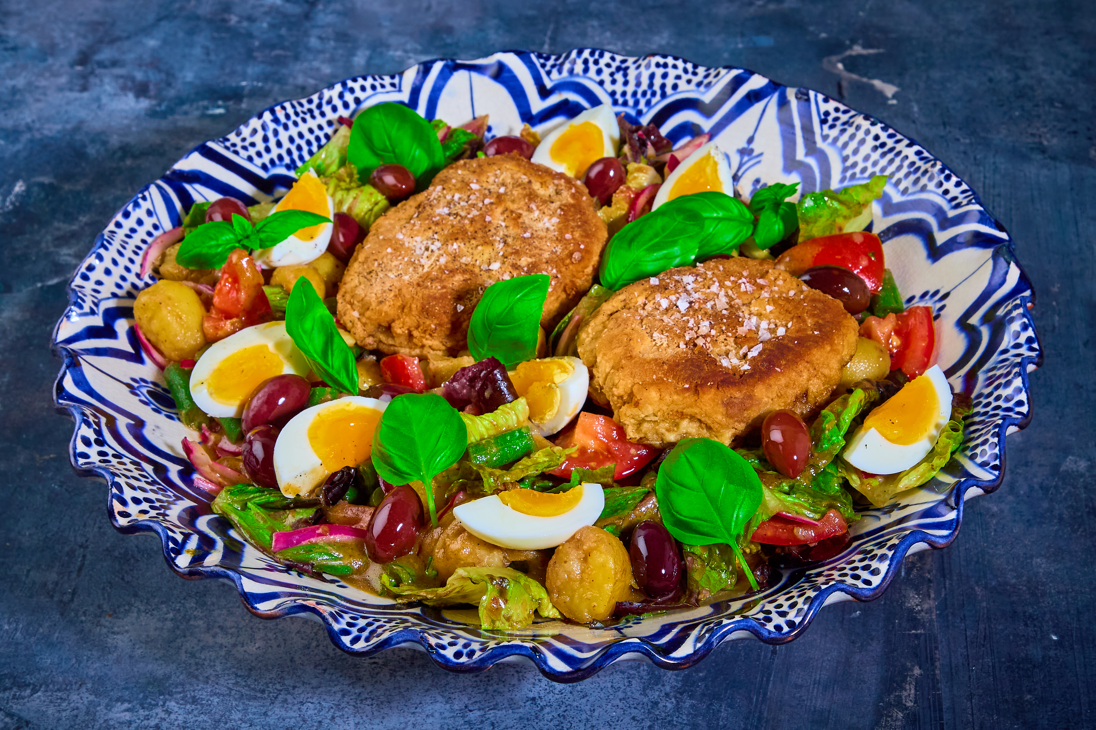Salade a la "Niçoise" med nye kartofler og stegt kuller