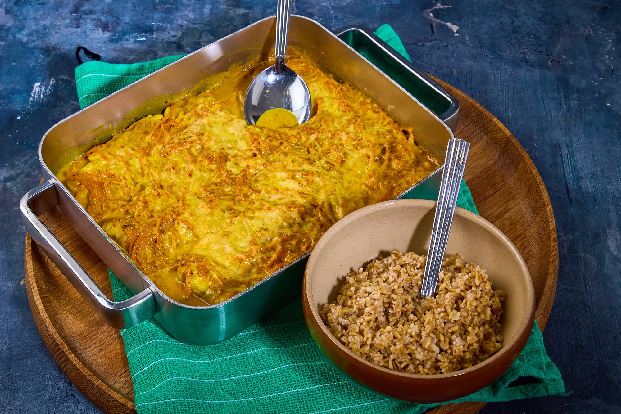 Gratineret kuller med gulerødder i karry-fløde og havreris