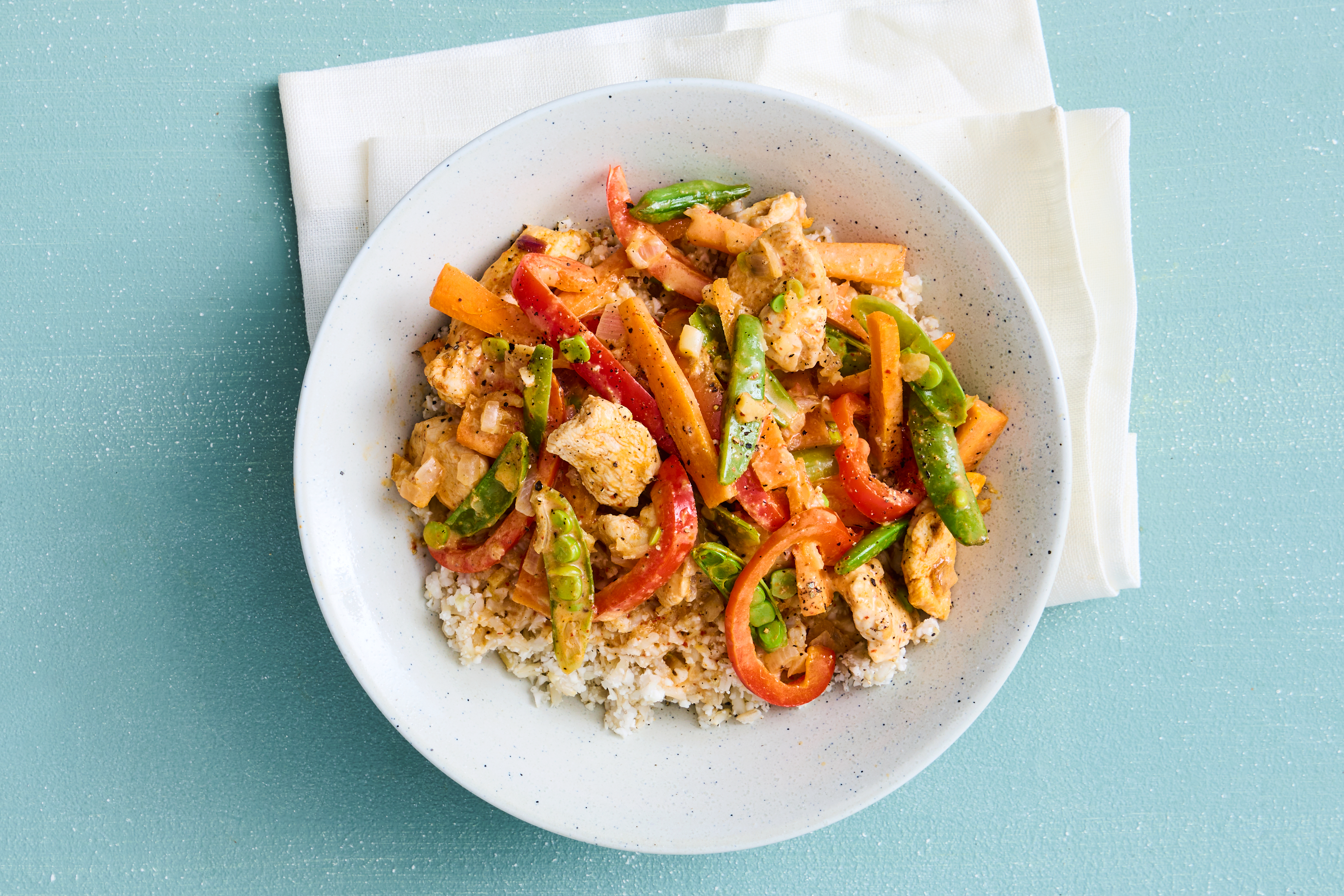 Rød karry med ris og kylling - søndag uge 5