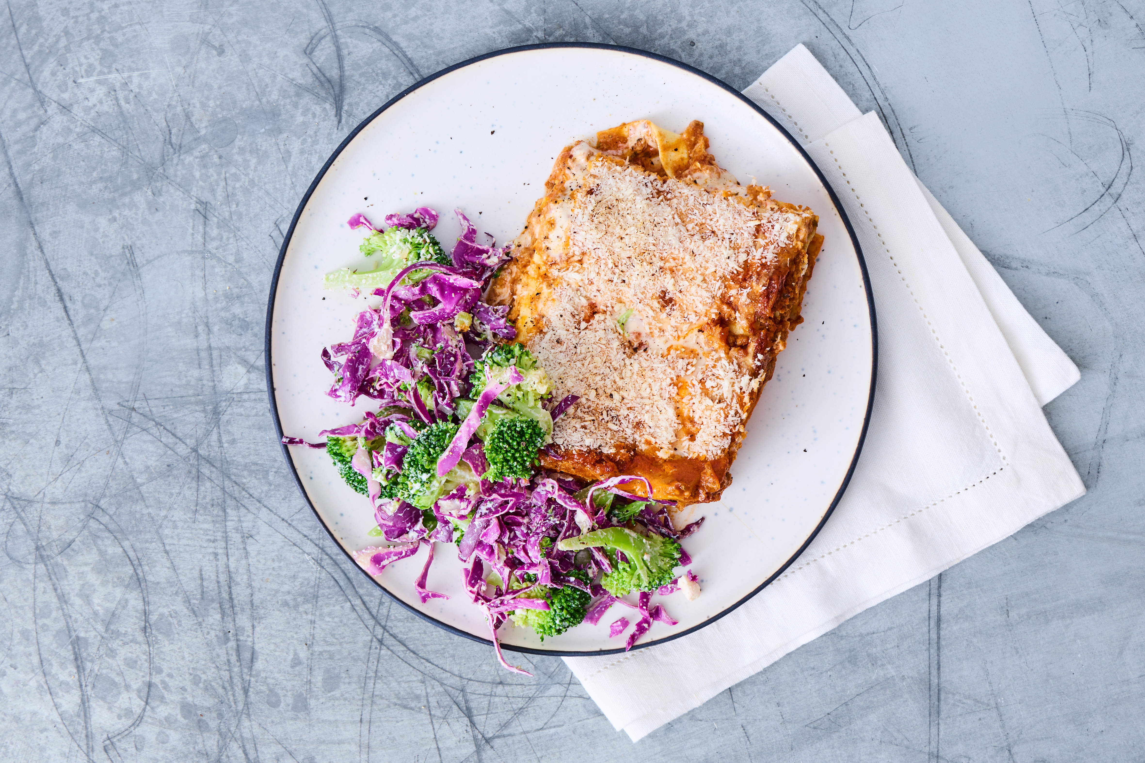 Lasagne med salat - mandag uge 6