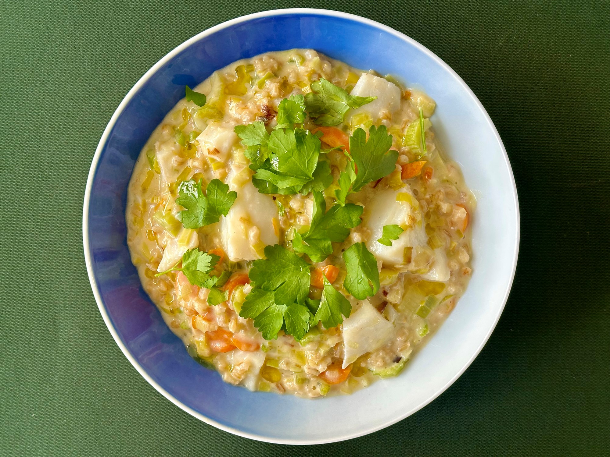 Cremet perlebyg med kuller, parmesan og persille