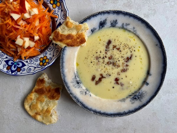 HEAT: Kartoffel-porresuppe med bacon og lune pandebrød