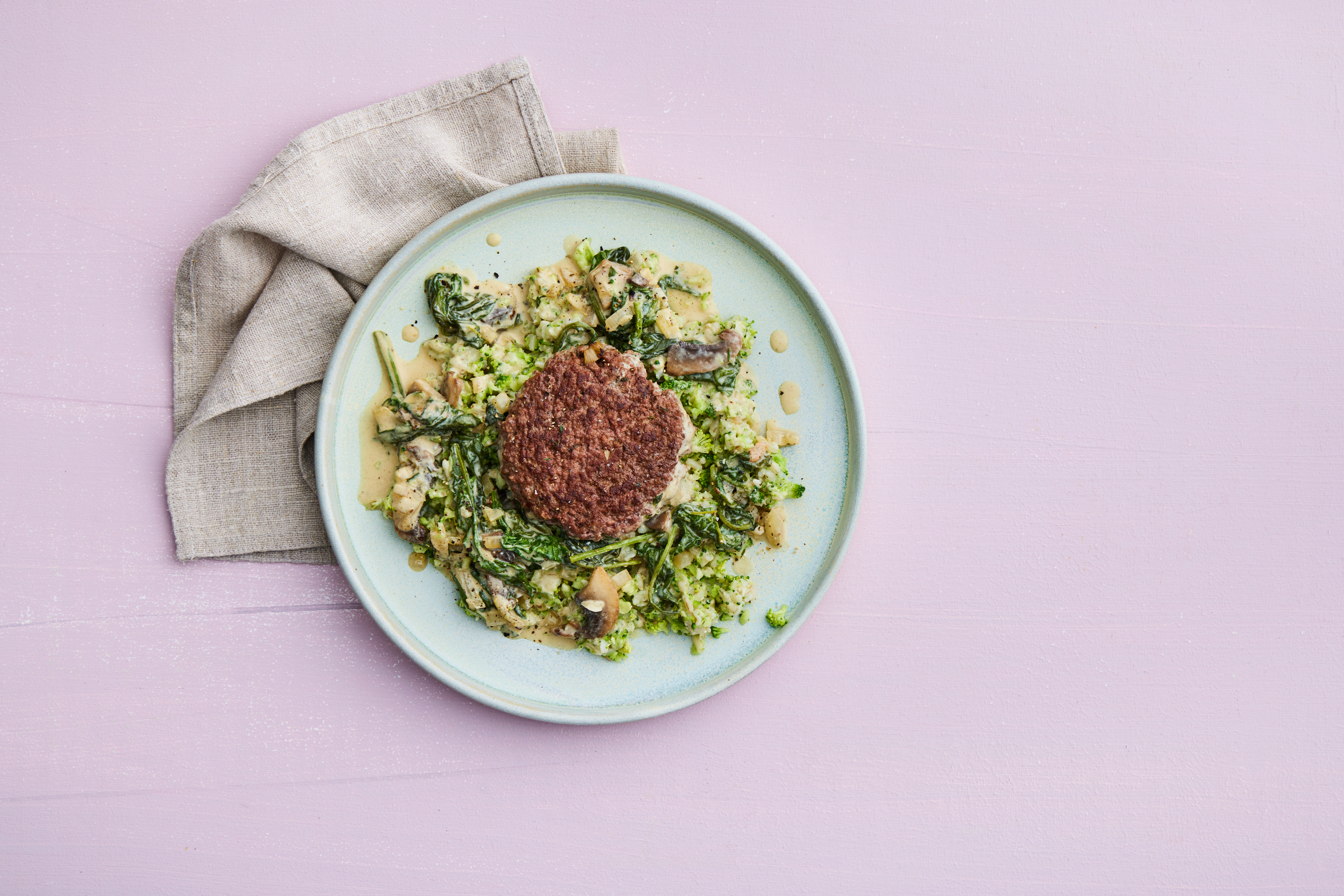 Hakkebøf i sennepssovs med ris - onsdag uge 8