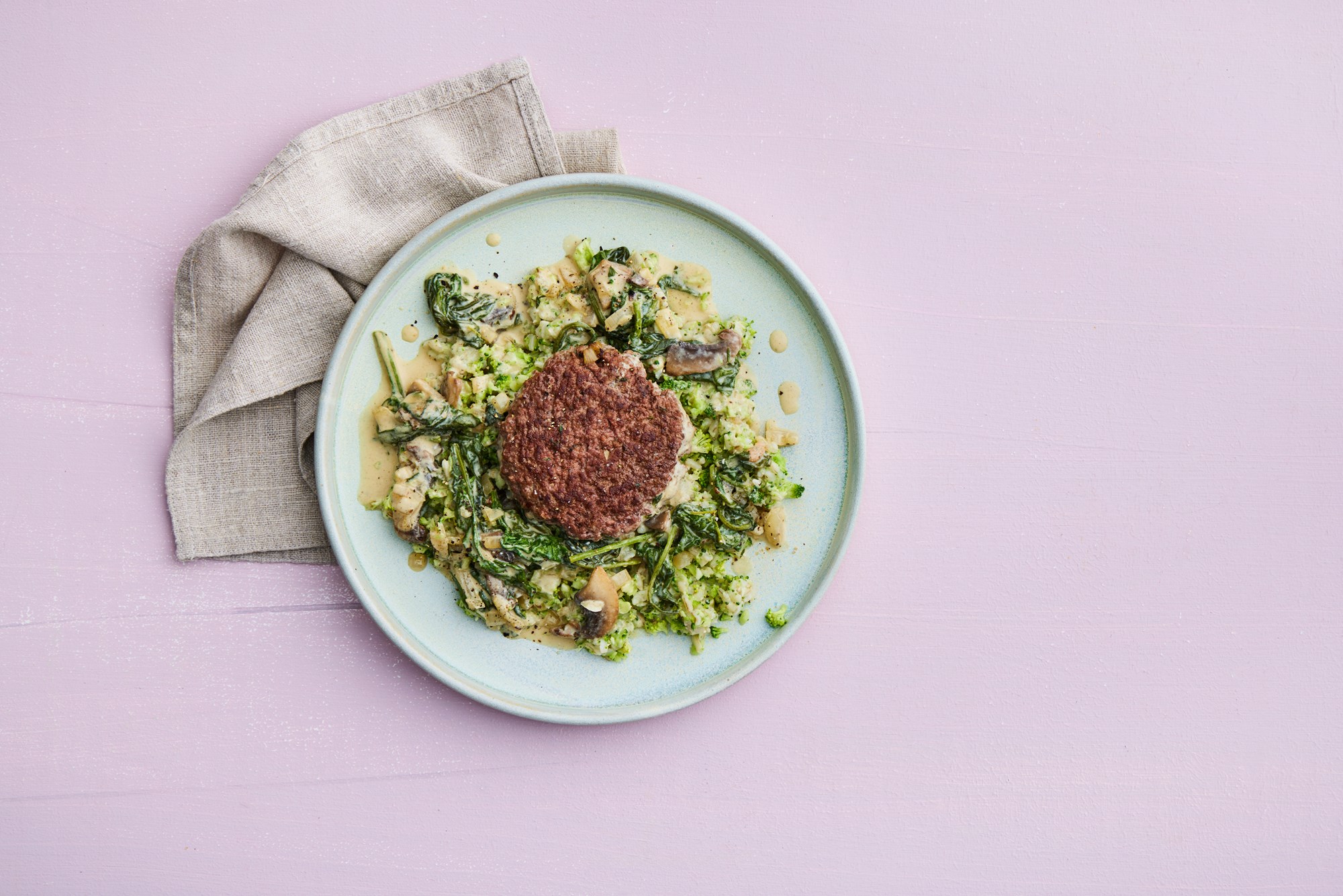 Hakkebøf i sennepssovs med ris - onsdag uge 8