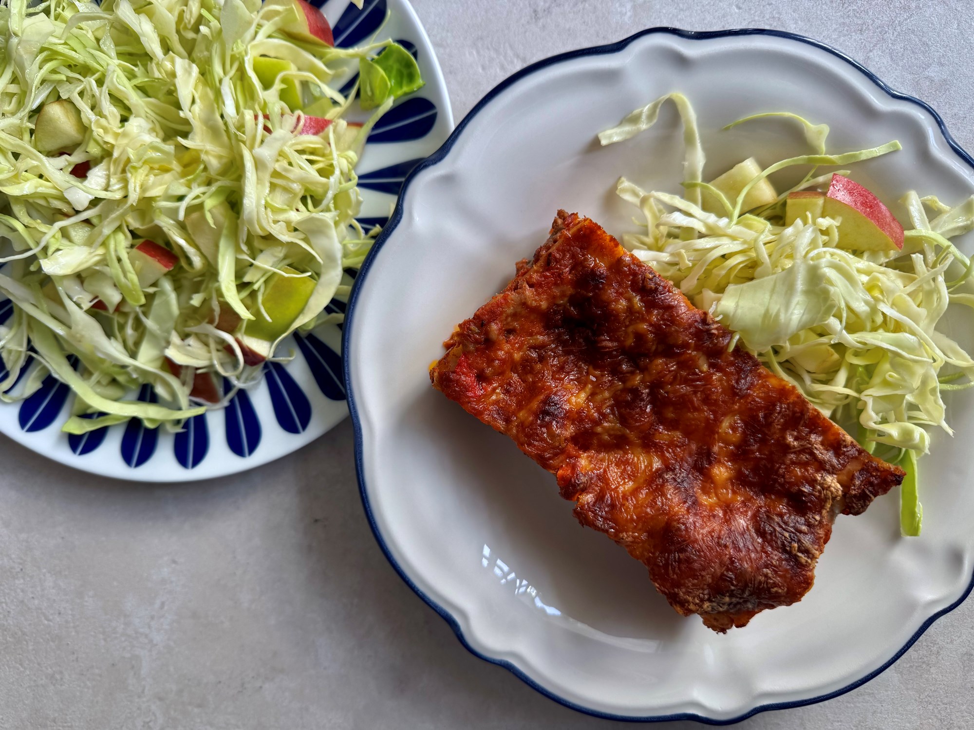 HEAT - lasagne og kålsalat med æble