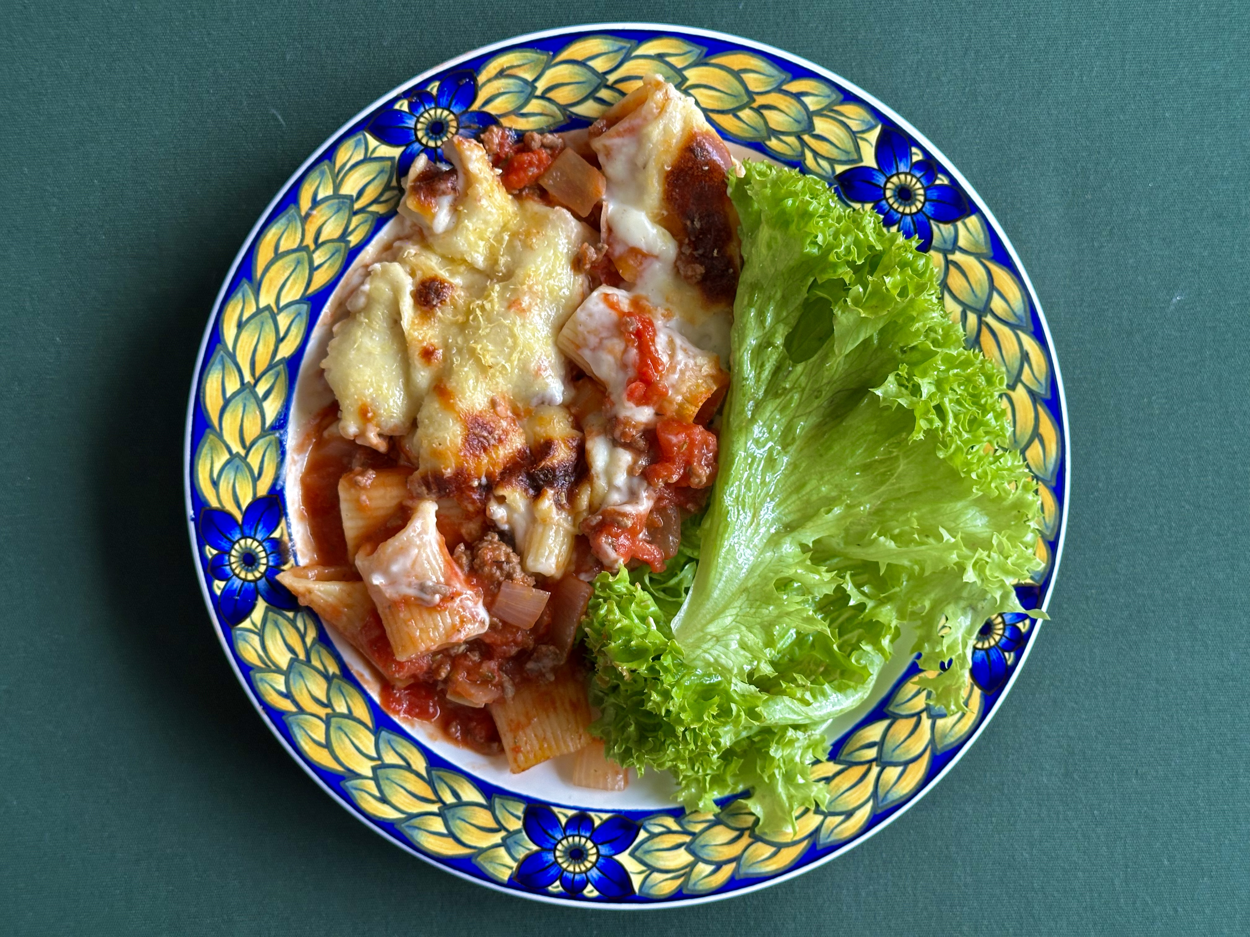 Rigatoni lasagnette med krystal ost og grøn salat