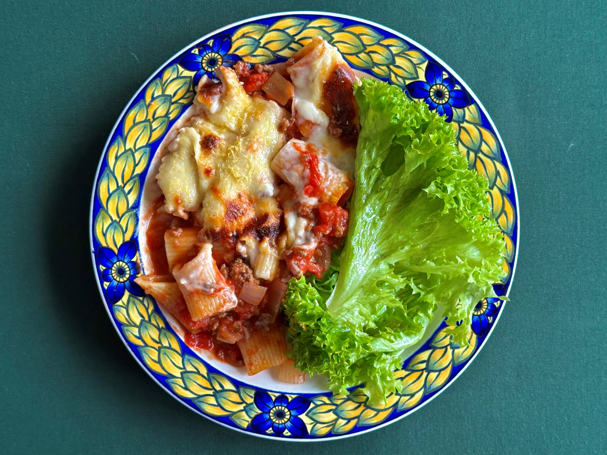 Rigatoni lasagnette med krystal ost og grøn salat