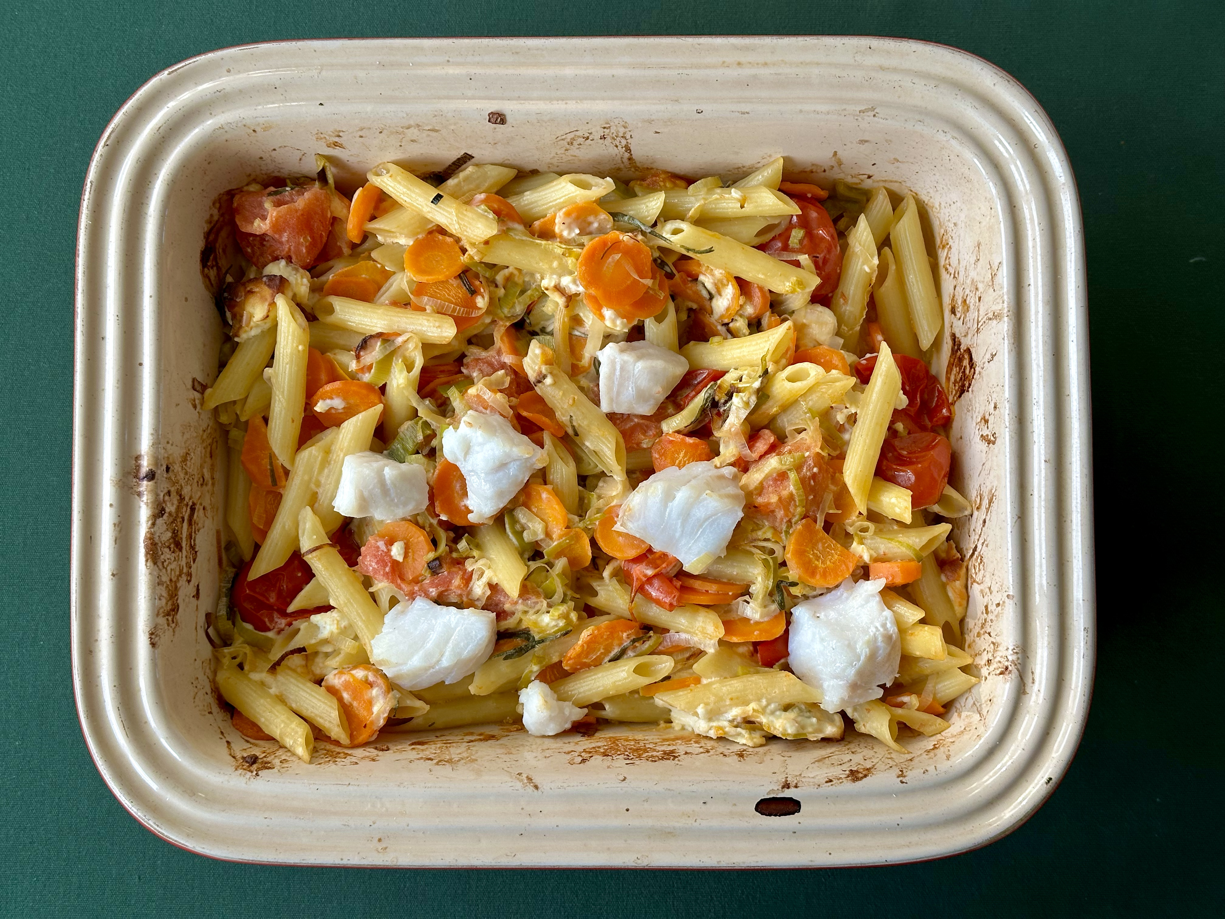 Bagt kuller med tomater, rosmarin og sedanipasta