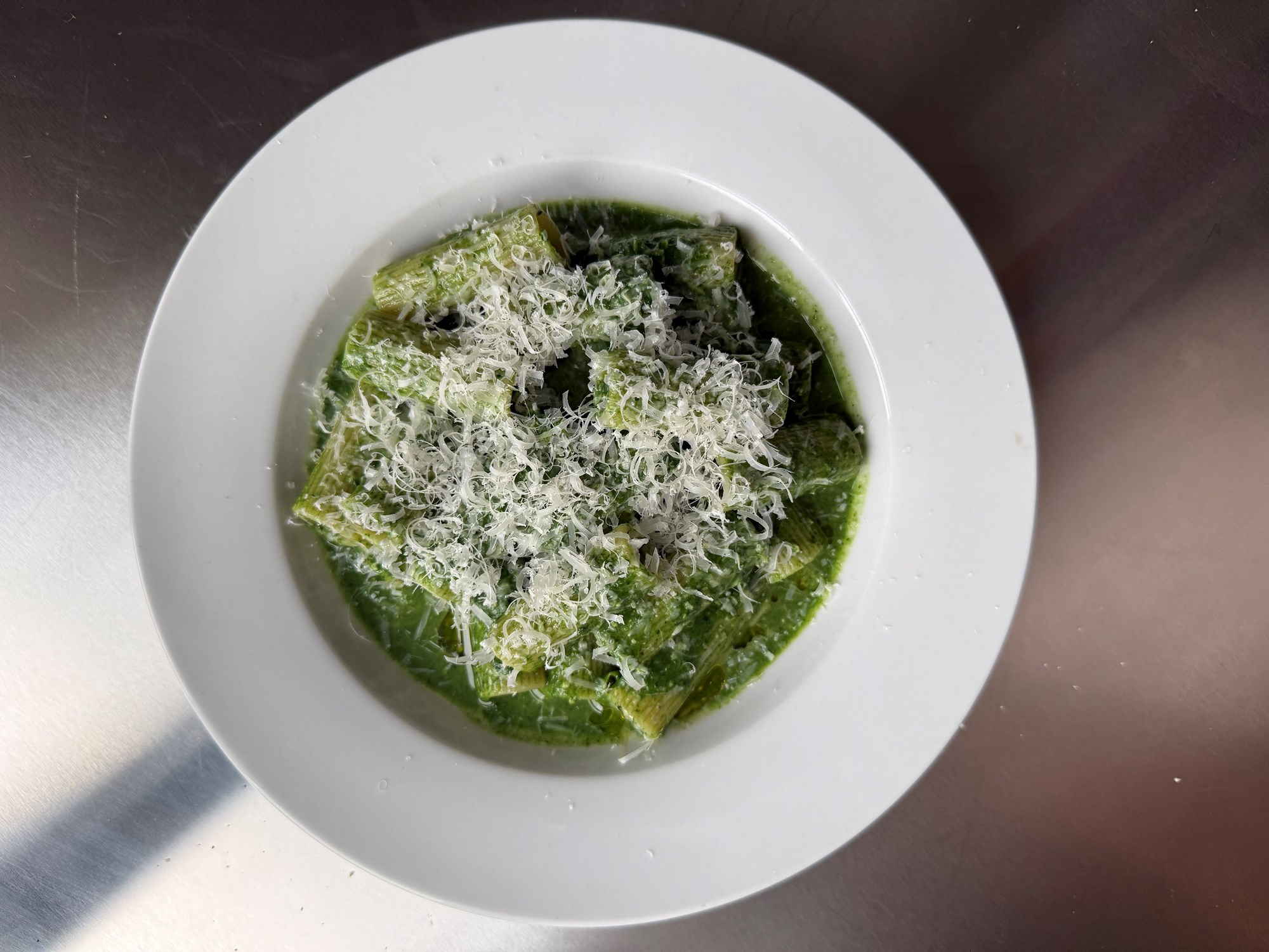 Rigatoni med kål og spinat