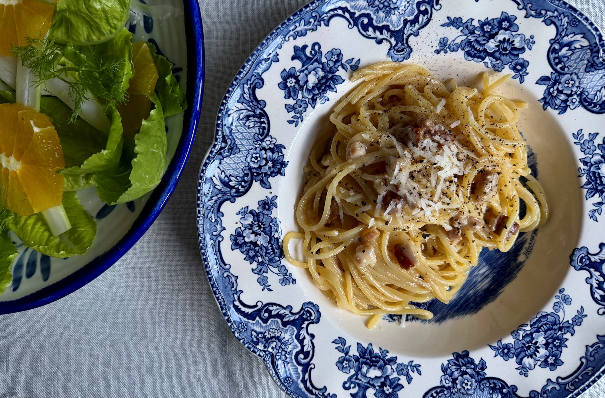 Pasta a la carbonara og sprød salat med fennikel og appelsin