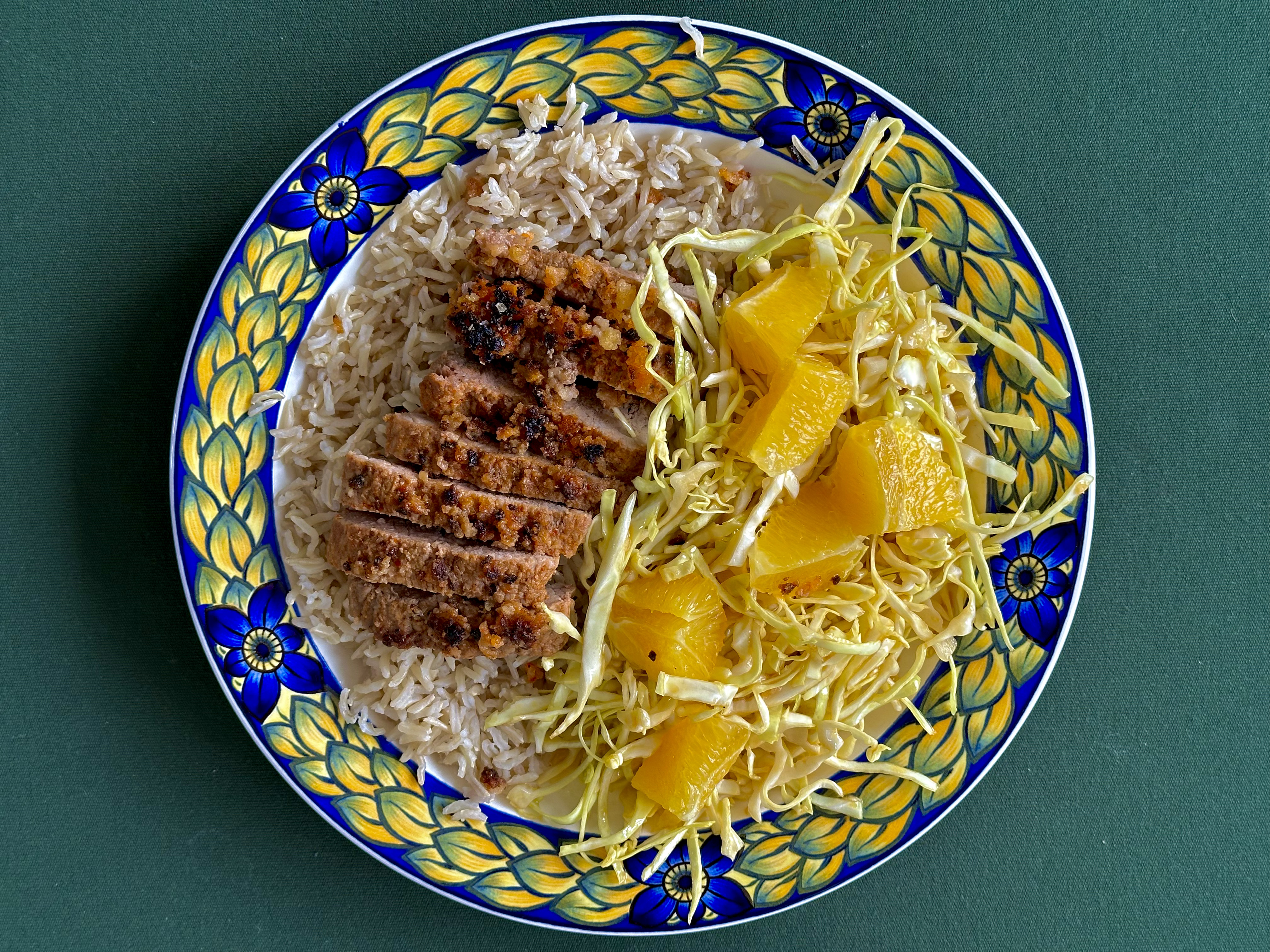 Japansk schnitzel “tonkatsu” med spidskål og appelsin