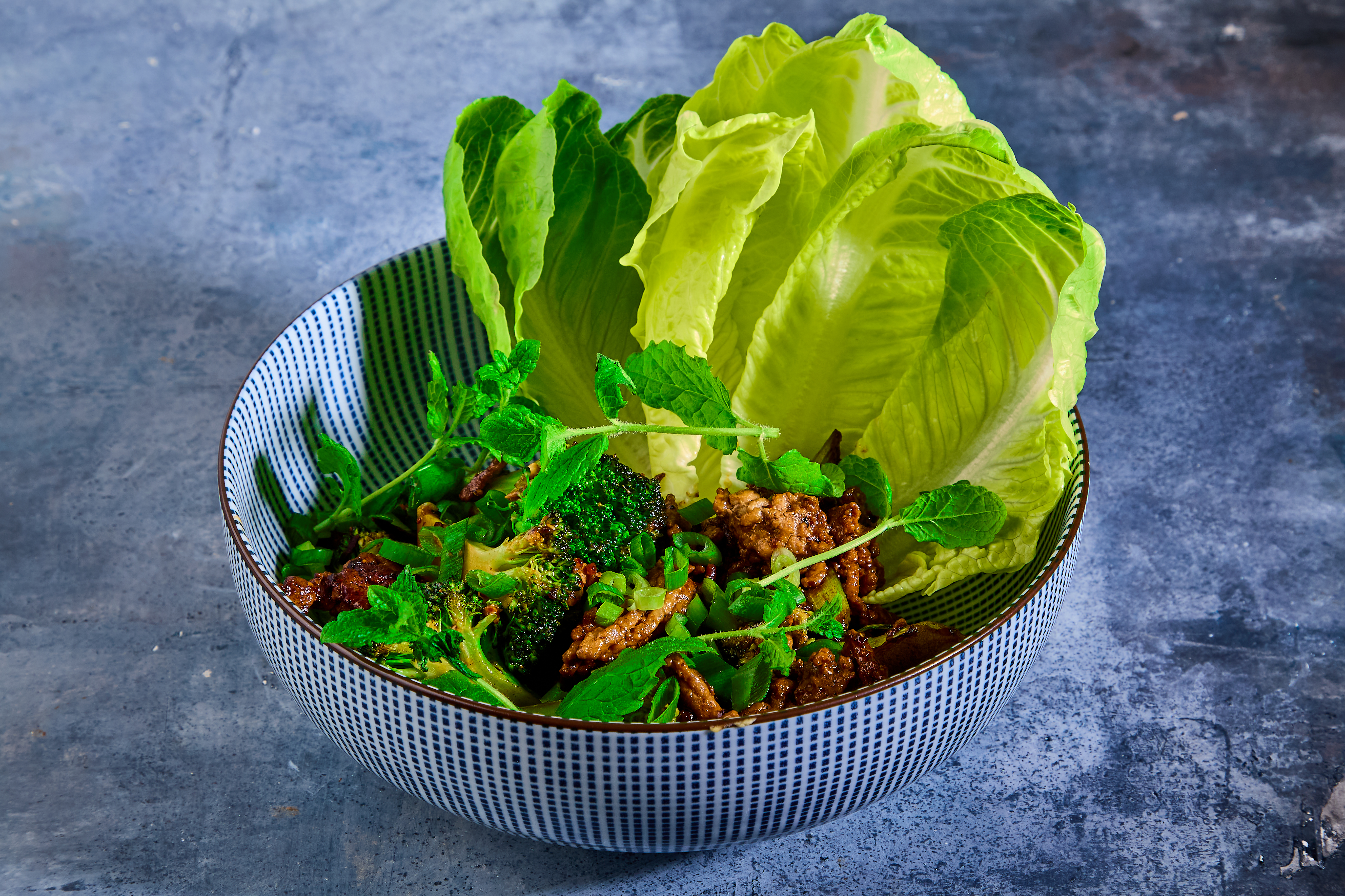 San Choy Bow med gris og peanutbutter