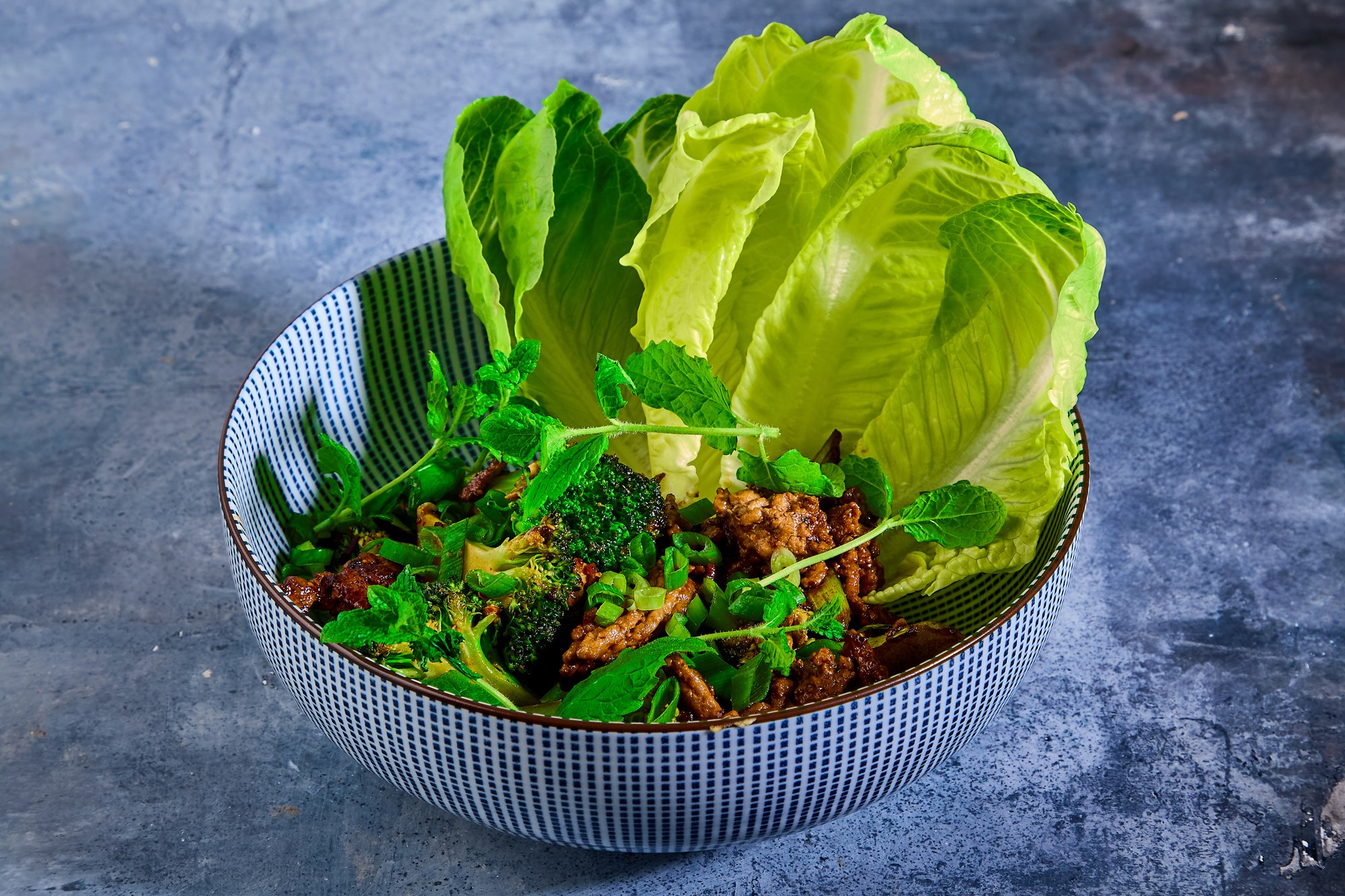 San Choy Bow med gris og peanutbutter