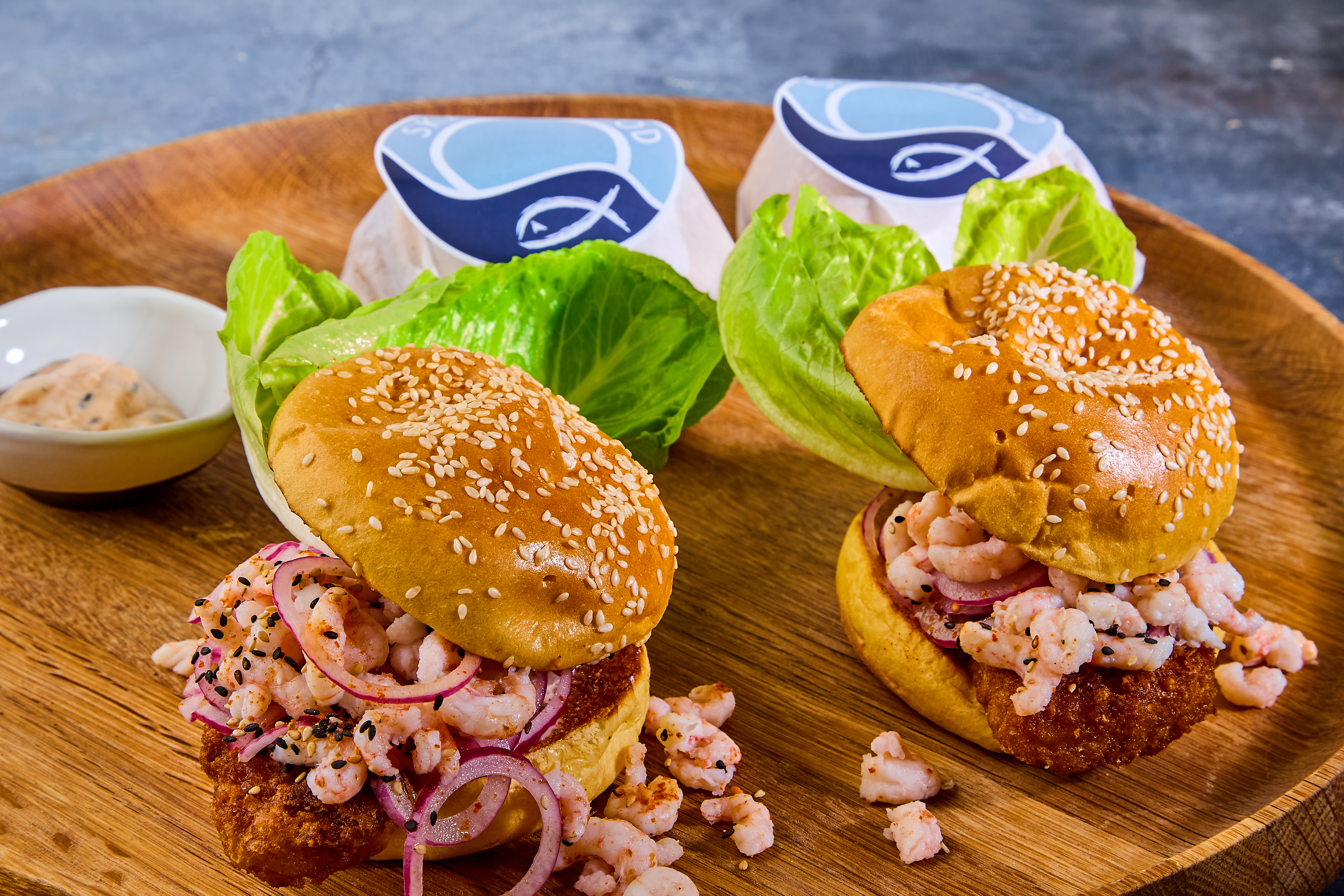 Ebi-katsu Nippon burger med sprød kuller, rejer og Shichimi tôgarashi