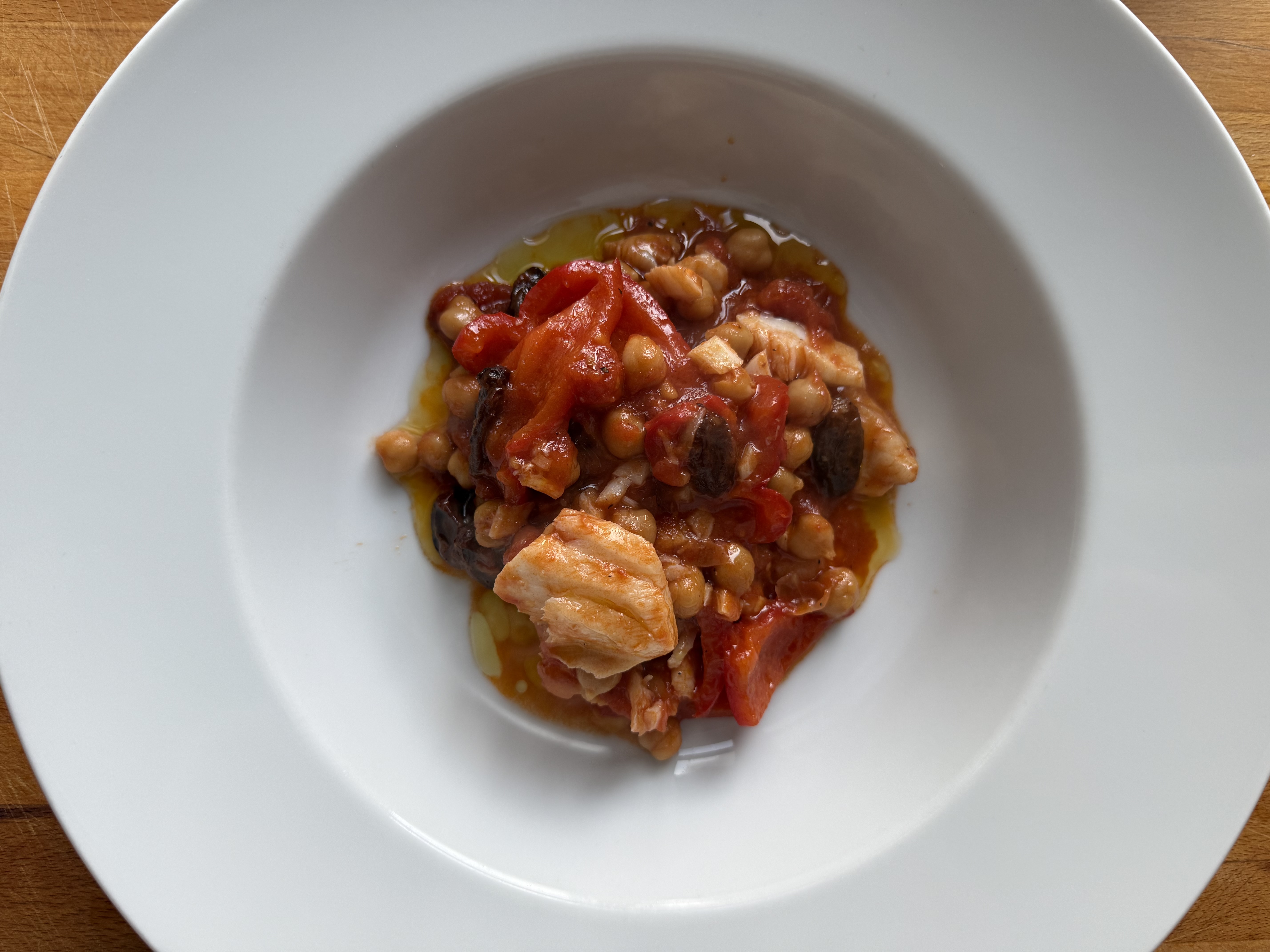 Krydret tomatsauce med lange og kikærter