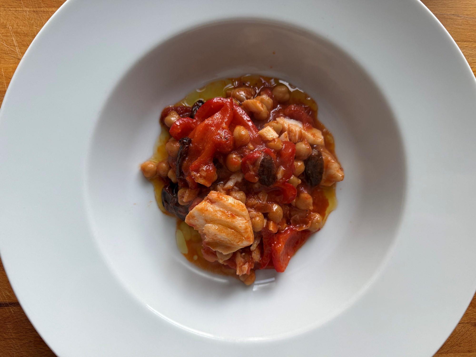 Krydret tomatsauce med lange og kikærter