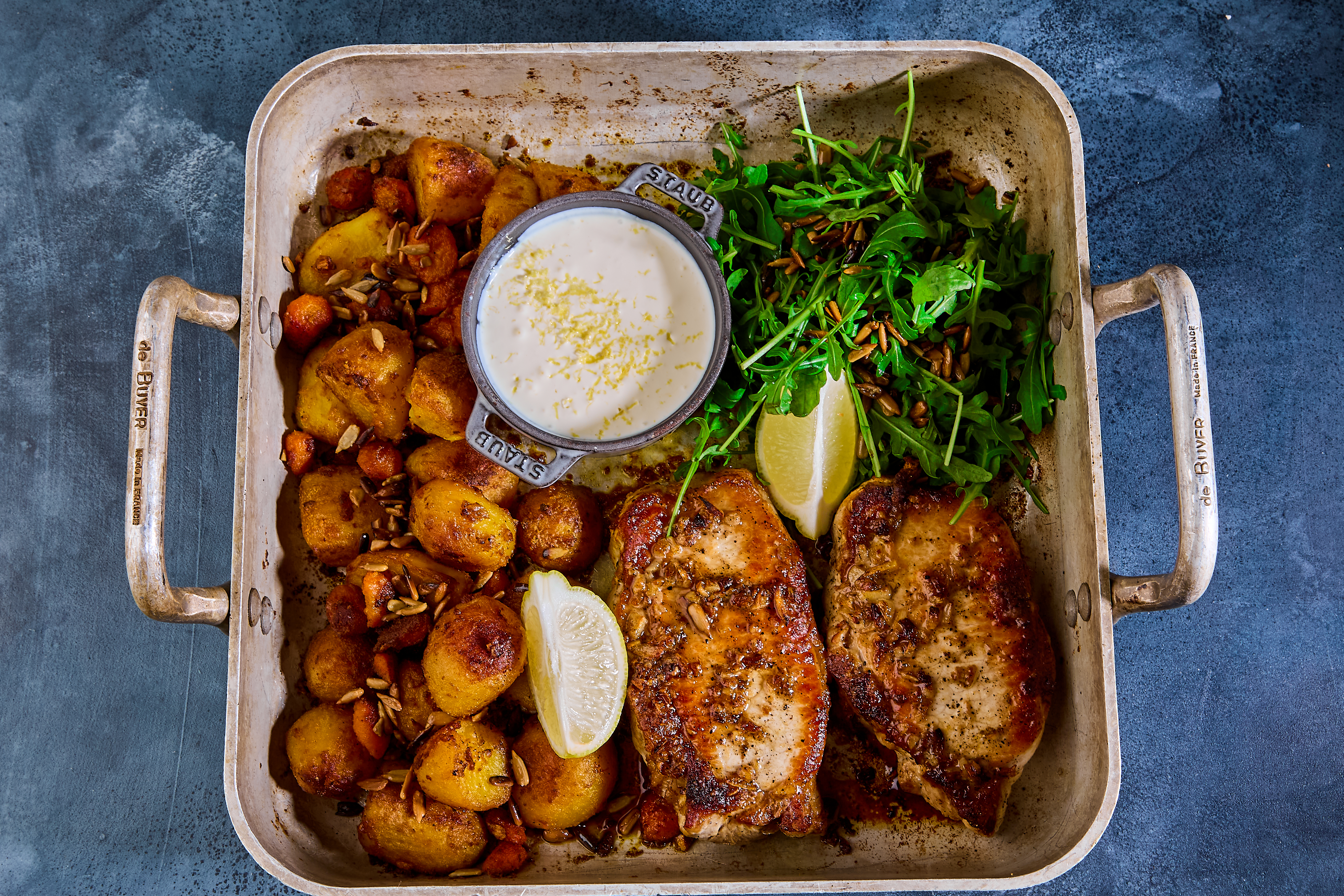 Kotelet med kartofler, gulerødder og citroncreme