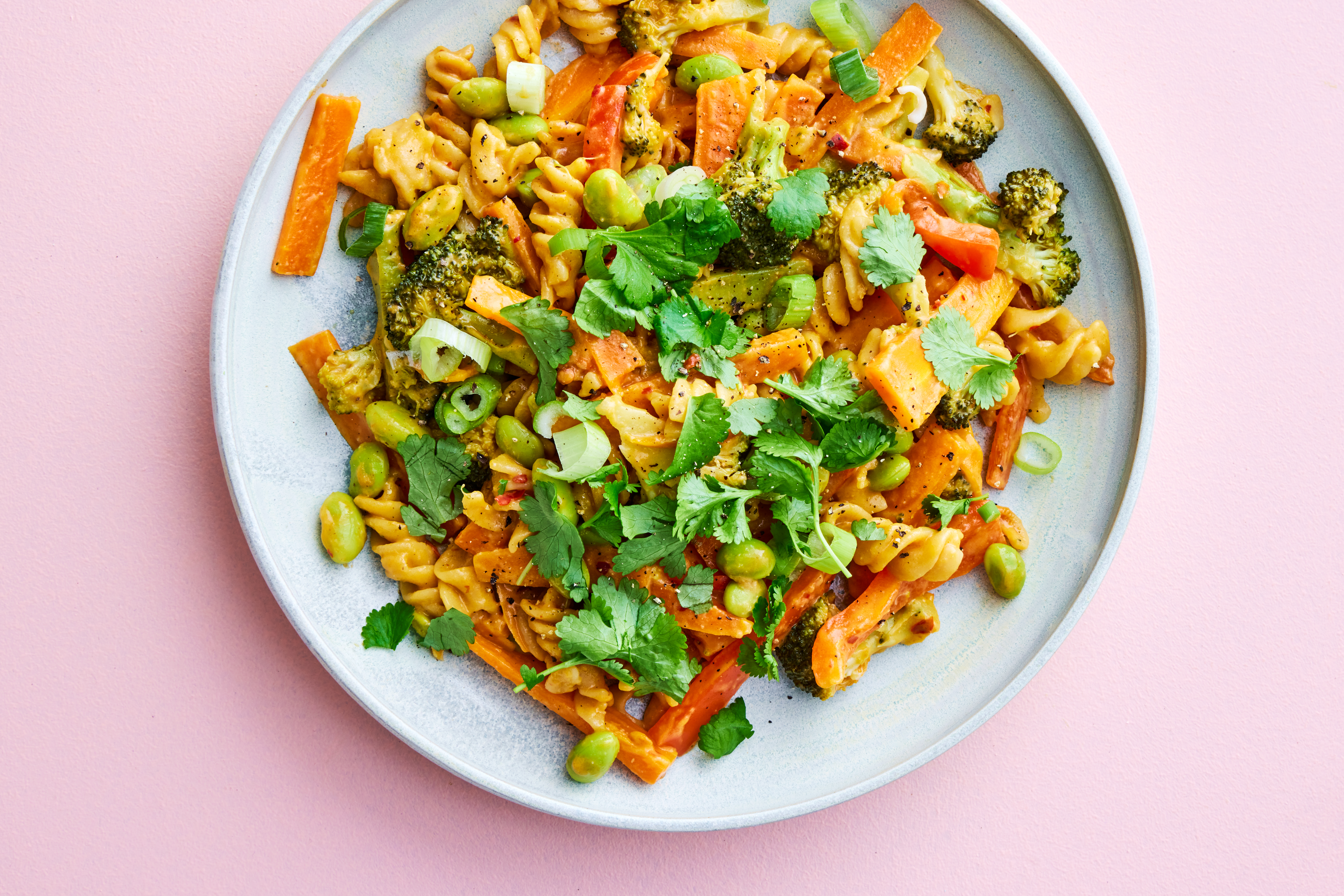 One pot pasta med peanutsovs