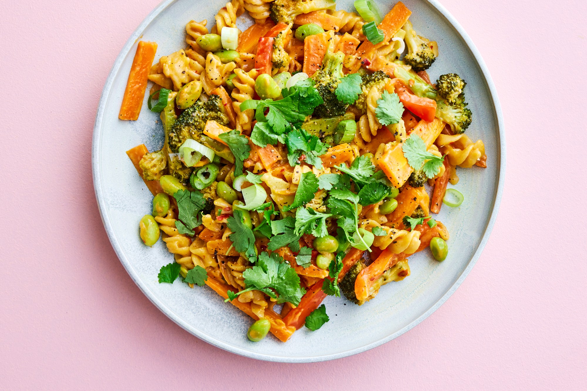One pot pasta med peanutsovs