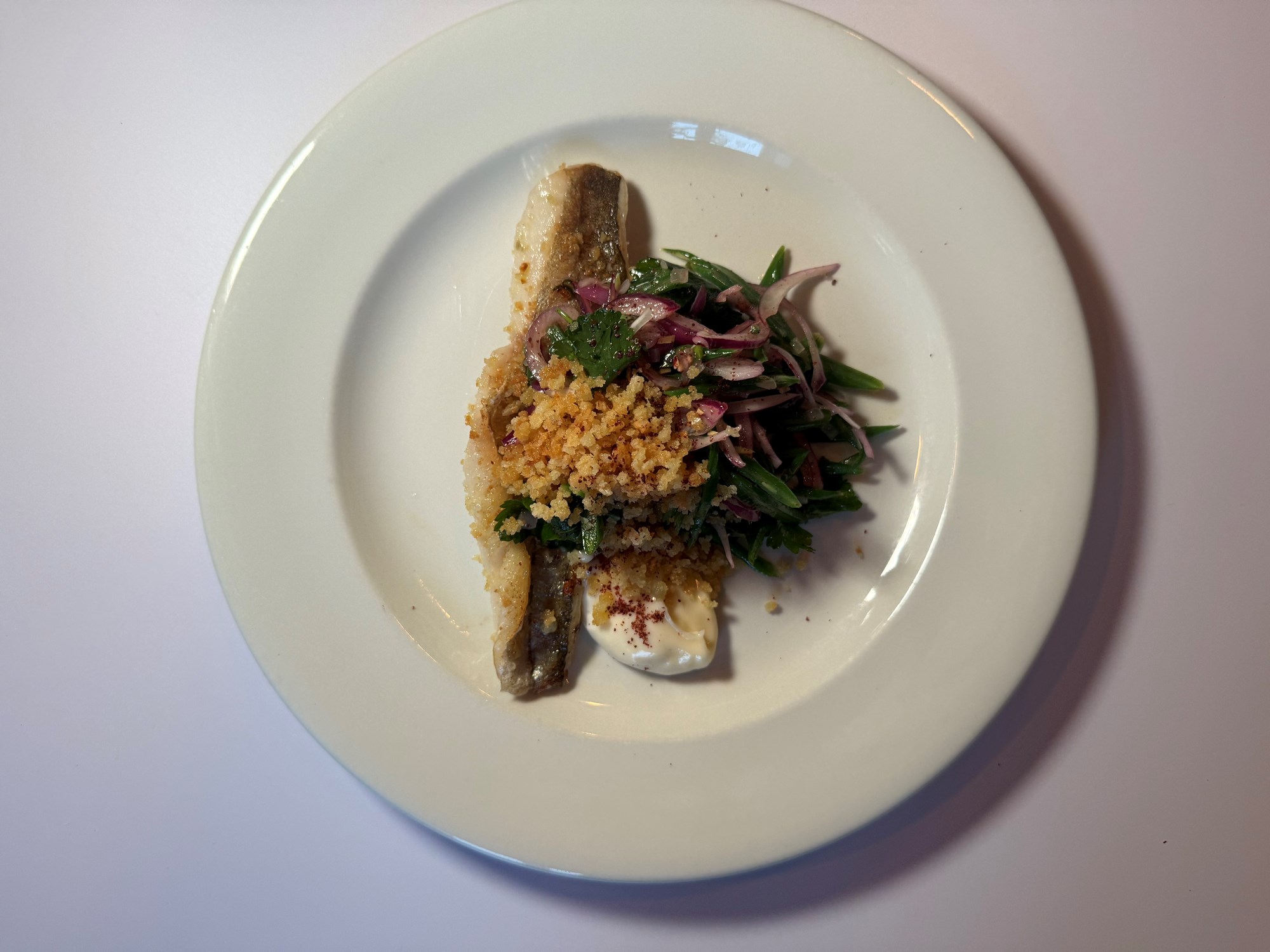 Stegt fisk med stegte bønner og aioli