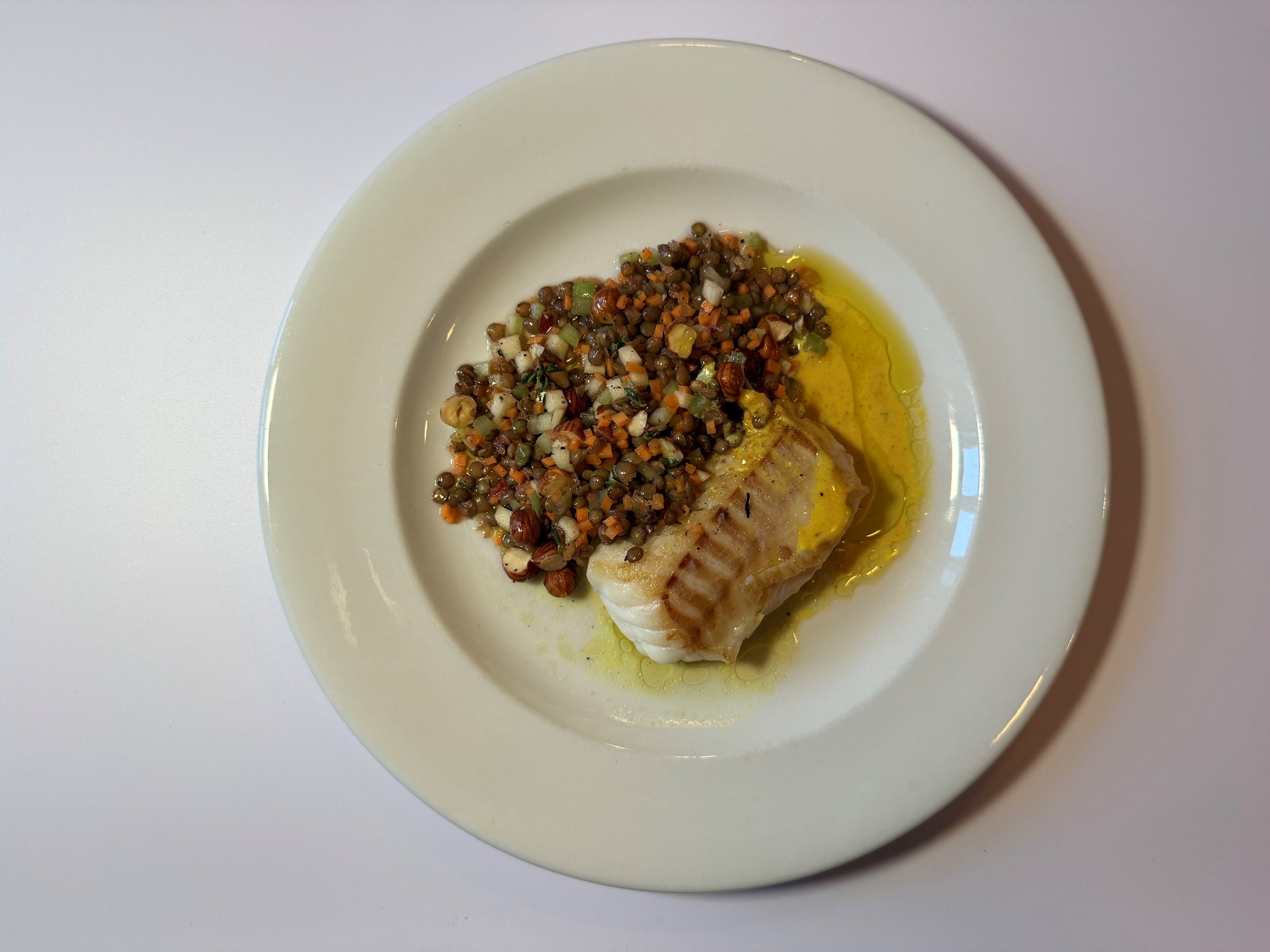 Bagt mørksej med linsesalat og vadouvan sauce