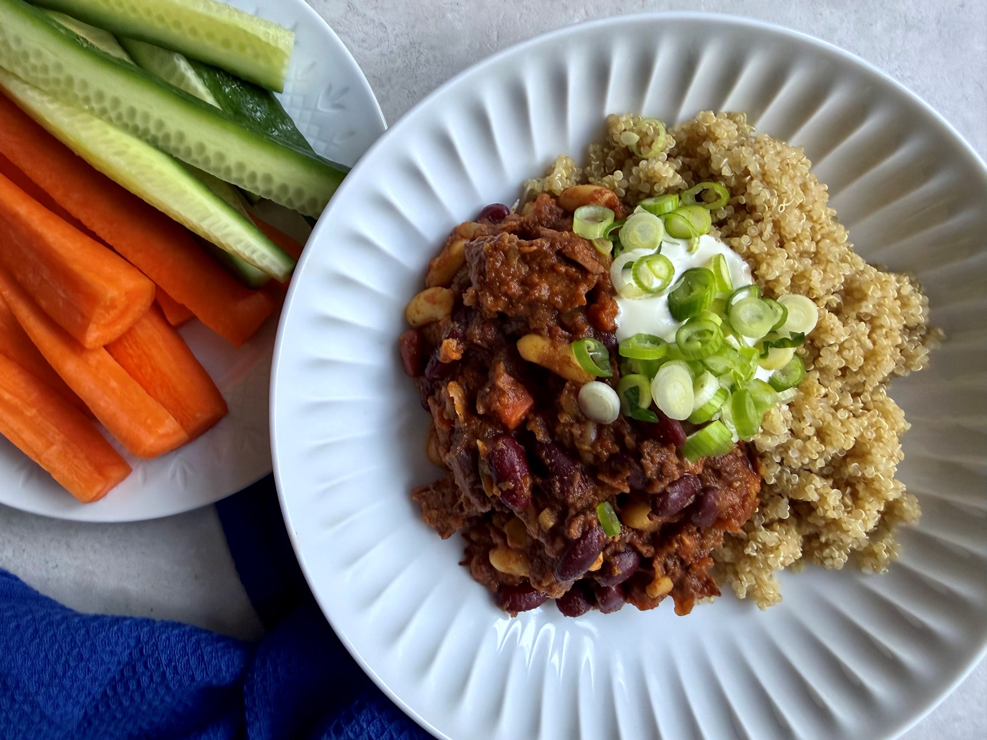 HEAT Chili con carne med quinoa og snackgrønt