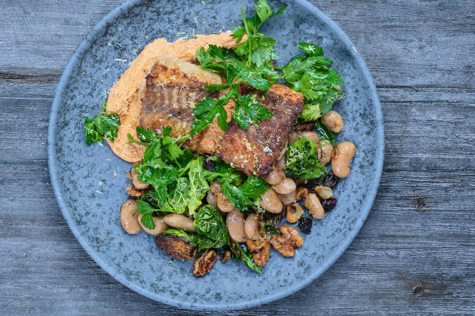 Stegt kuller og mutabbal med stegt savoykål og cannellinibønner (KnogleSund)