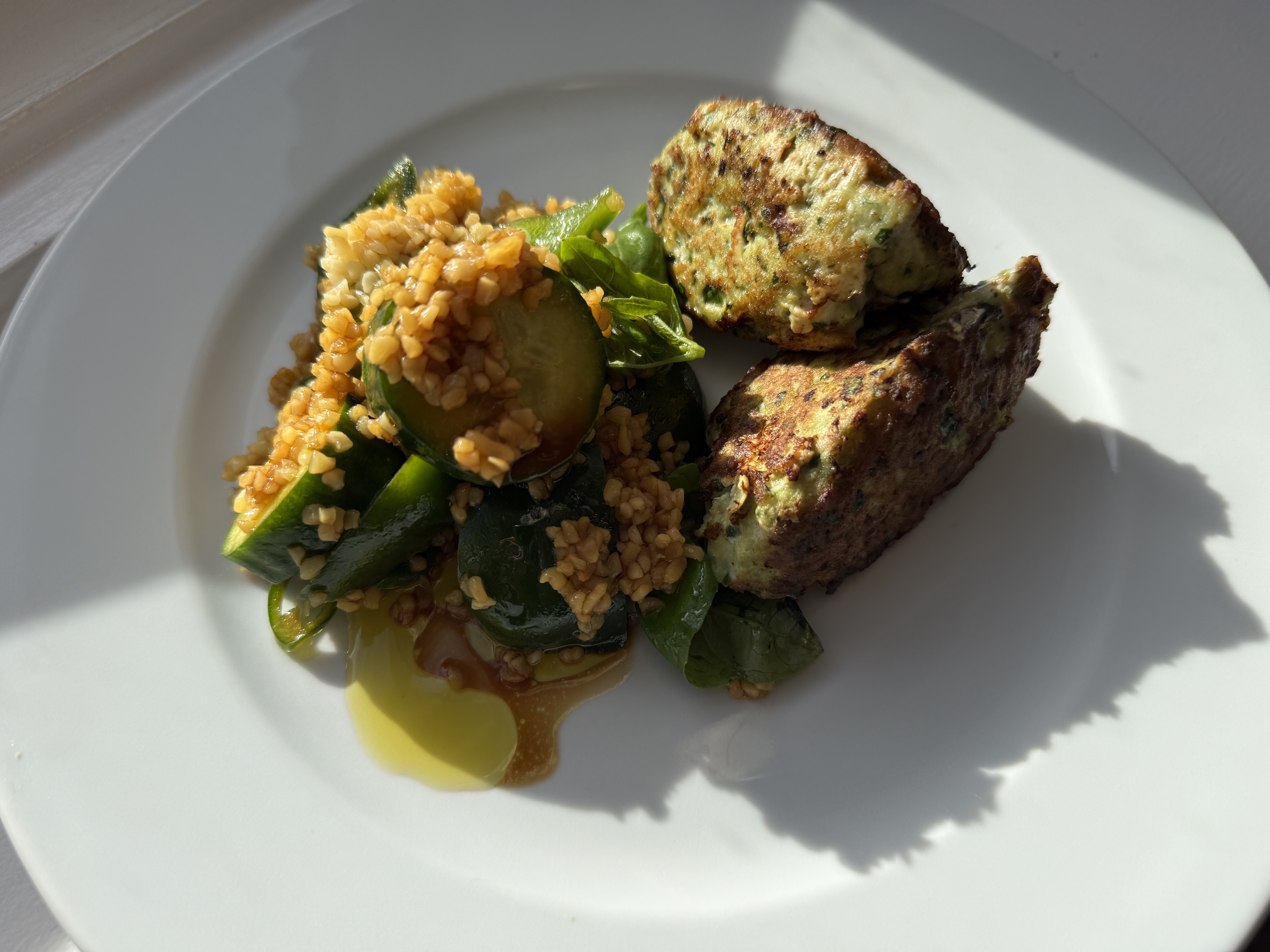 Grønne fiskedeller med bulgursalat