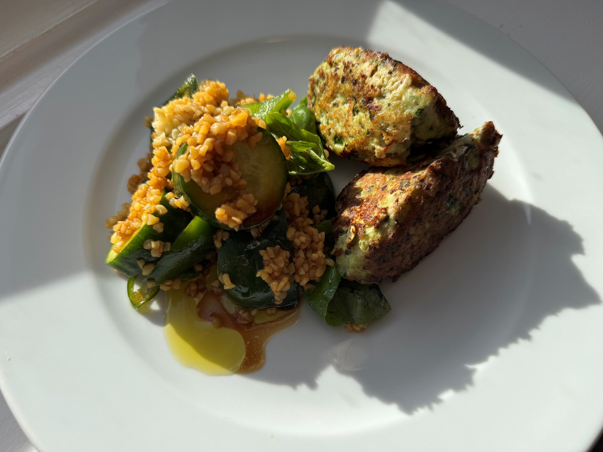 Grønne fiskedeller med bulgursalat