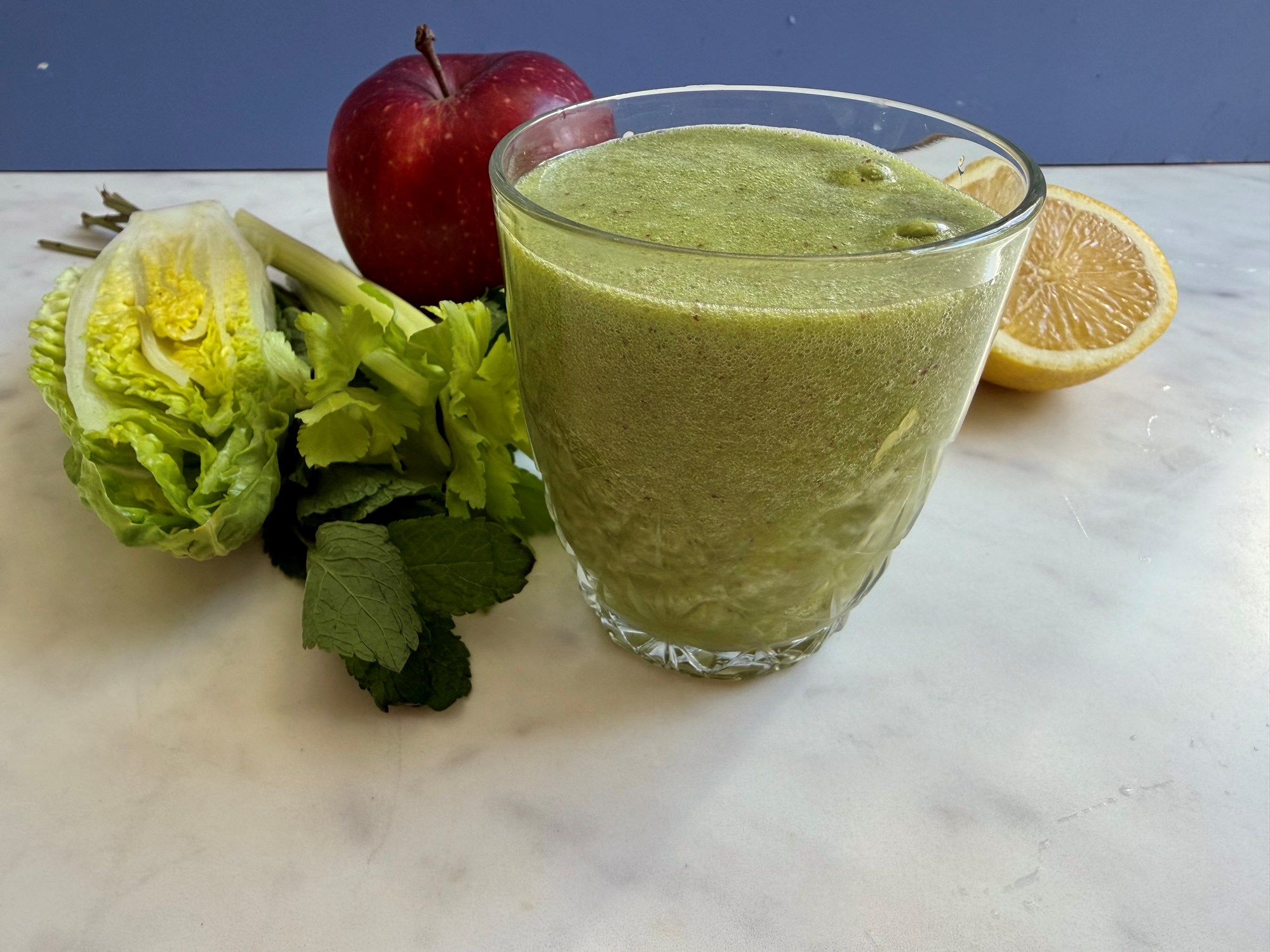 Green Salad - Bladselleri, æble, hjertesalat, mynte