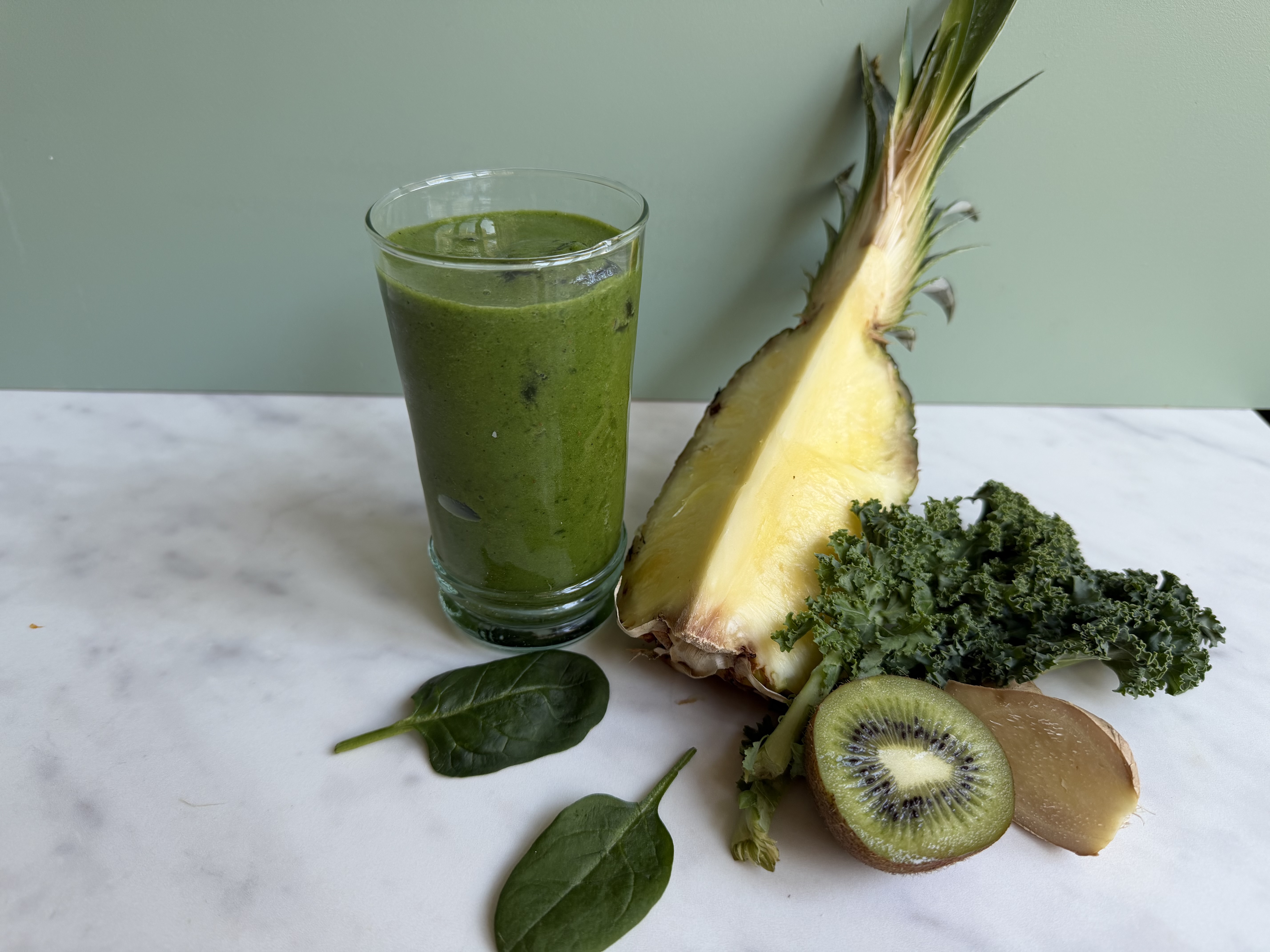 Green Piña power  - Ananas, kiwi, grønkål, spinat