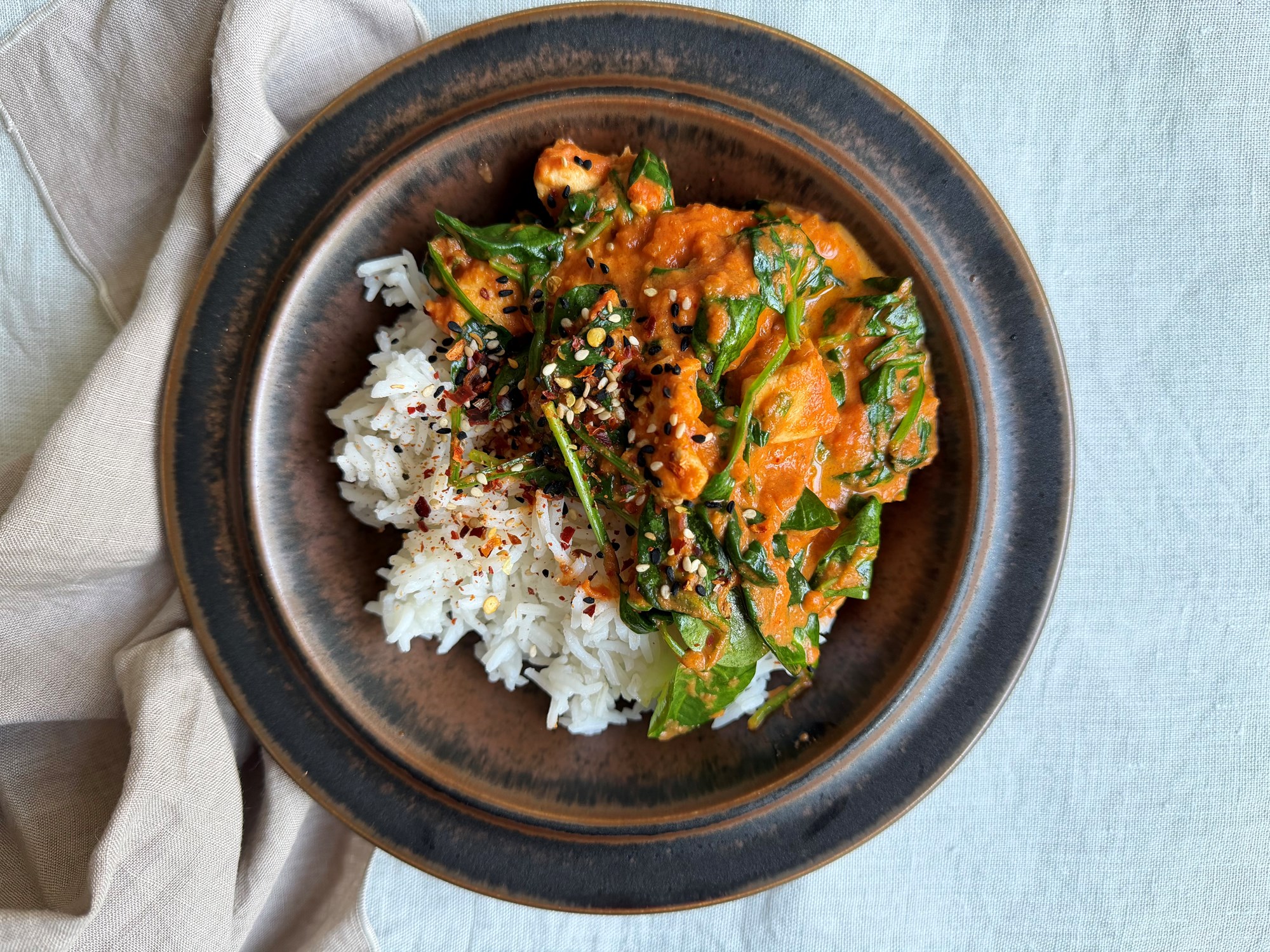 Almost butterchicken med ris og spinat