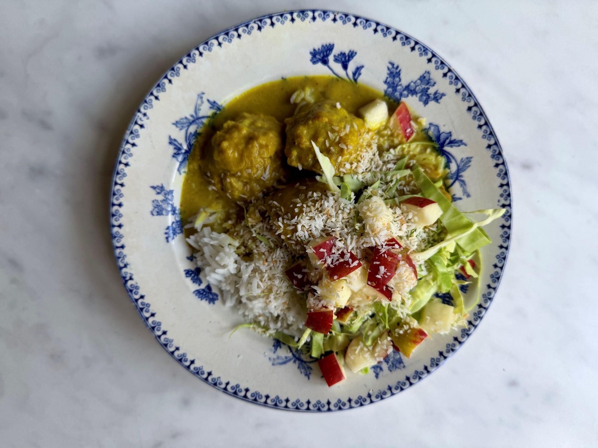 HEAT boller i karry med ris og ristet kokos