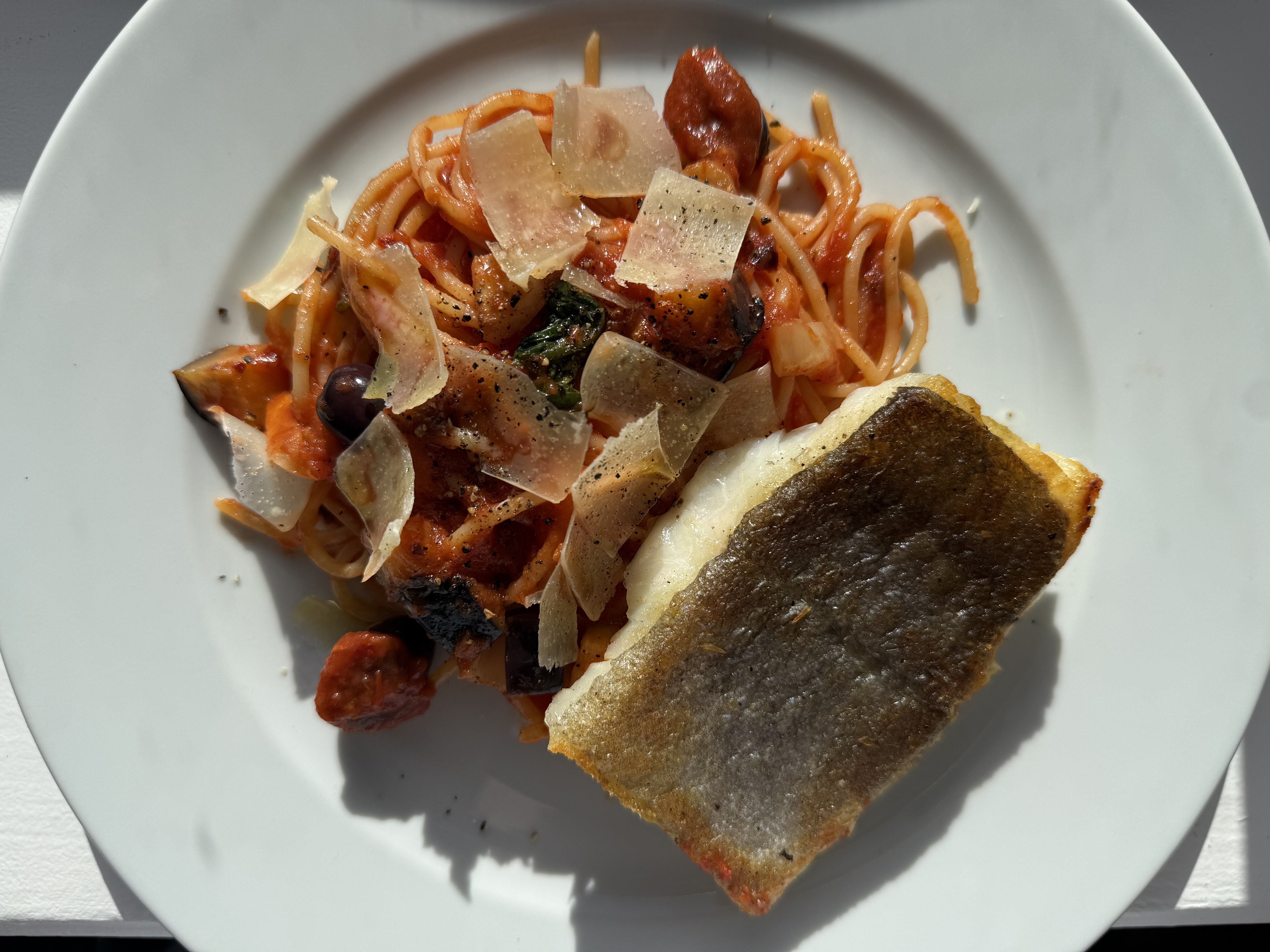 Pasta puttanesca med hvilling