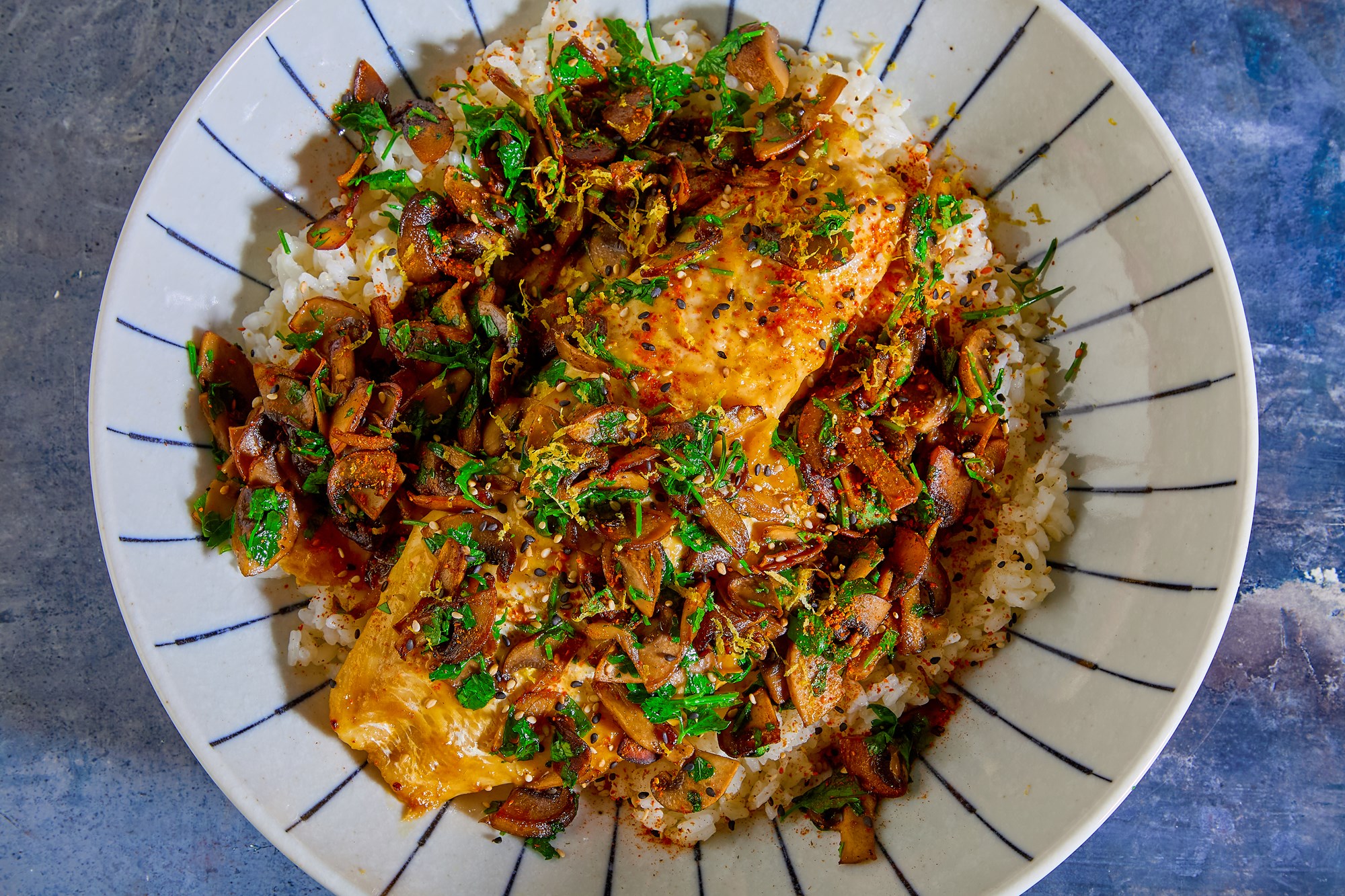 Japansk inspireret miso-mørksej med svampe og ris