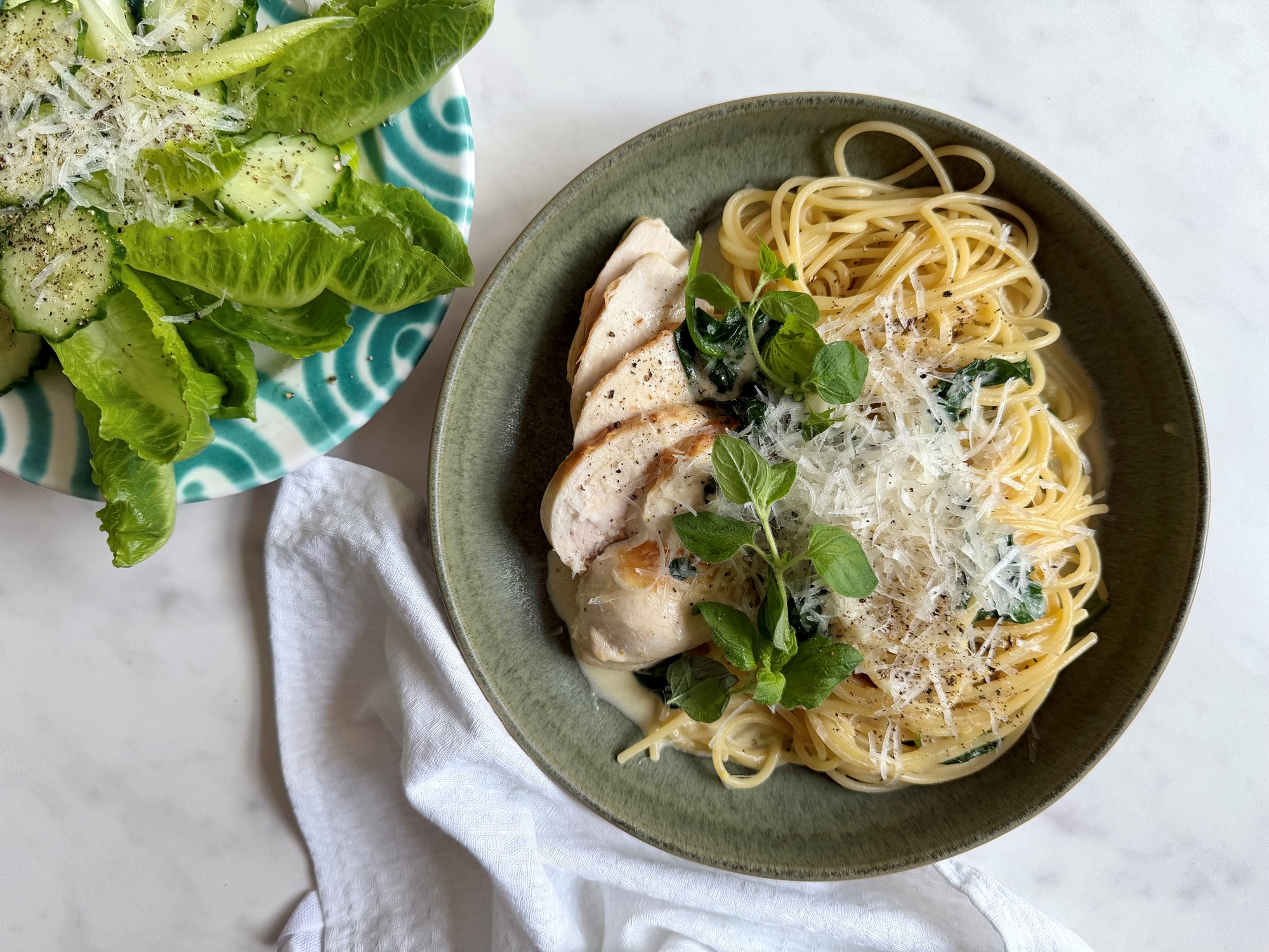 Cremet citronkylling med spaghetti, spinat og pecorino