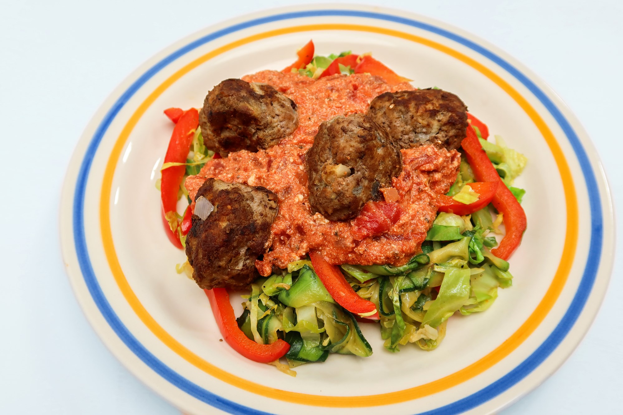 Kødboller i tomatsovs