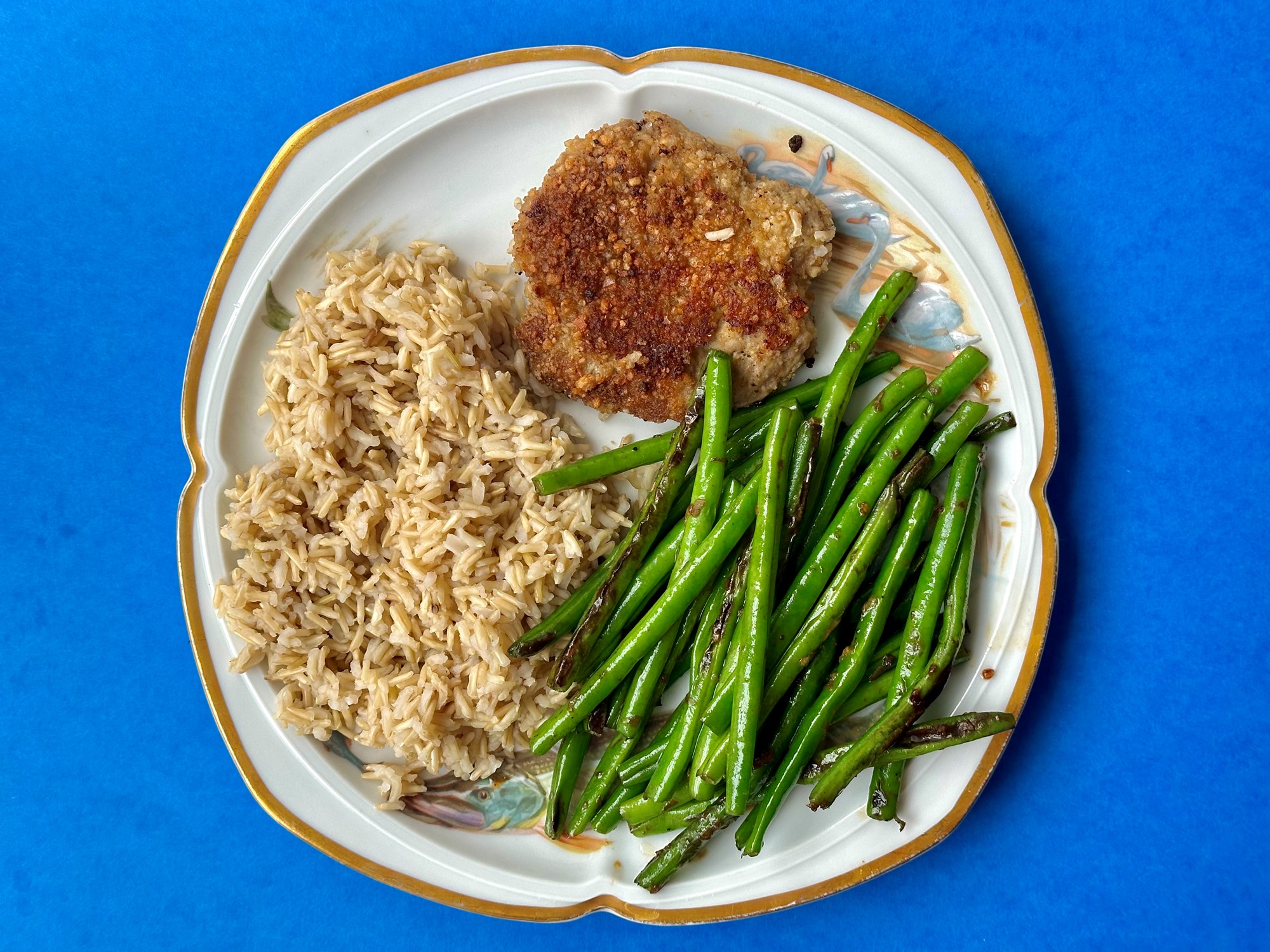 Sennepskrebinetter med grønne bønner i hvidløg og soya