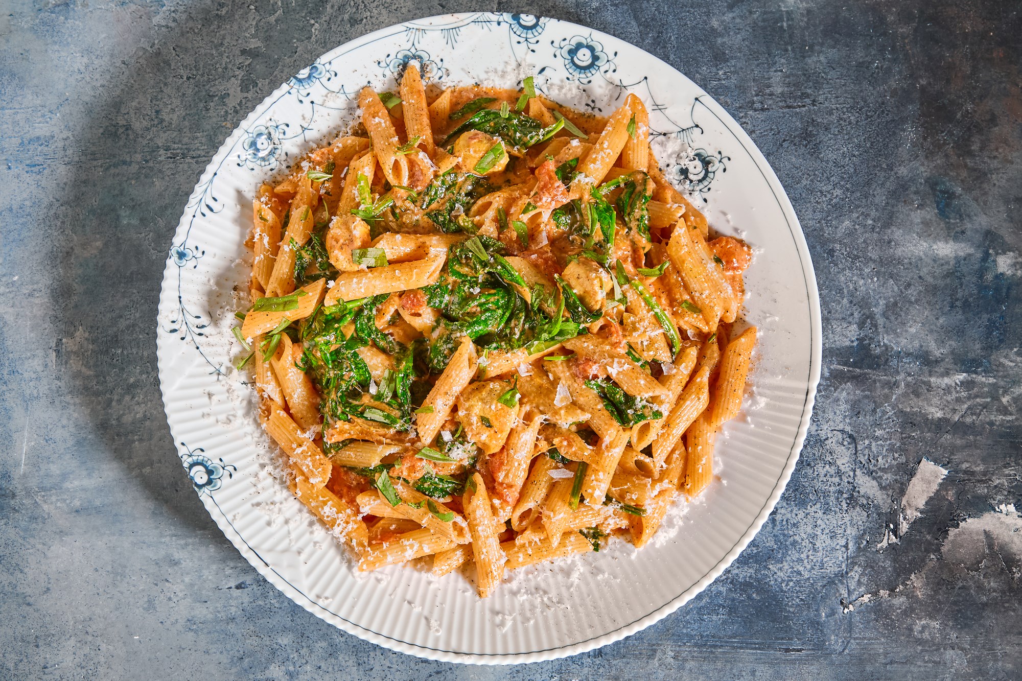 Penne med kylling, spinat og estragon