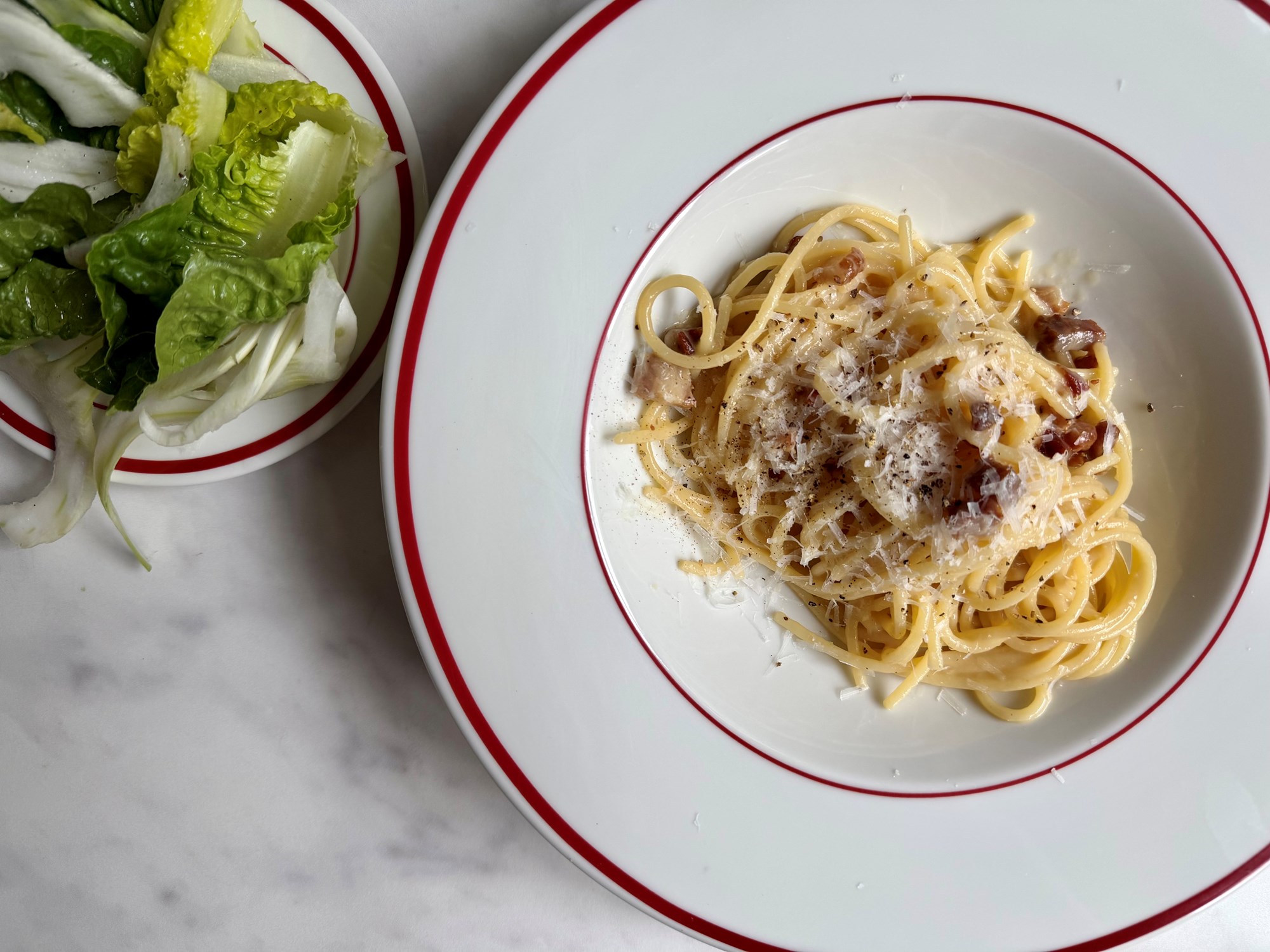 Pasta a la carbonara med sprød fennikelsalat
