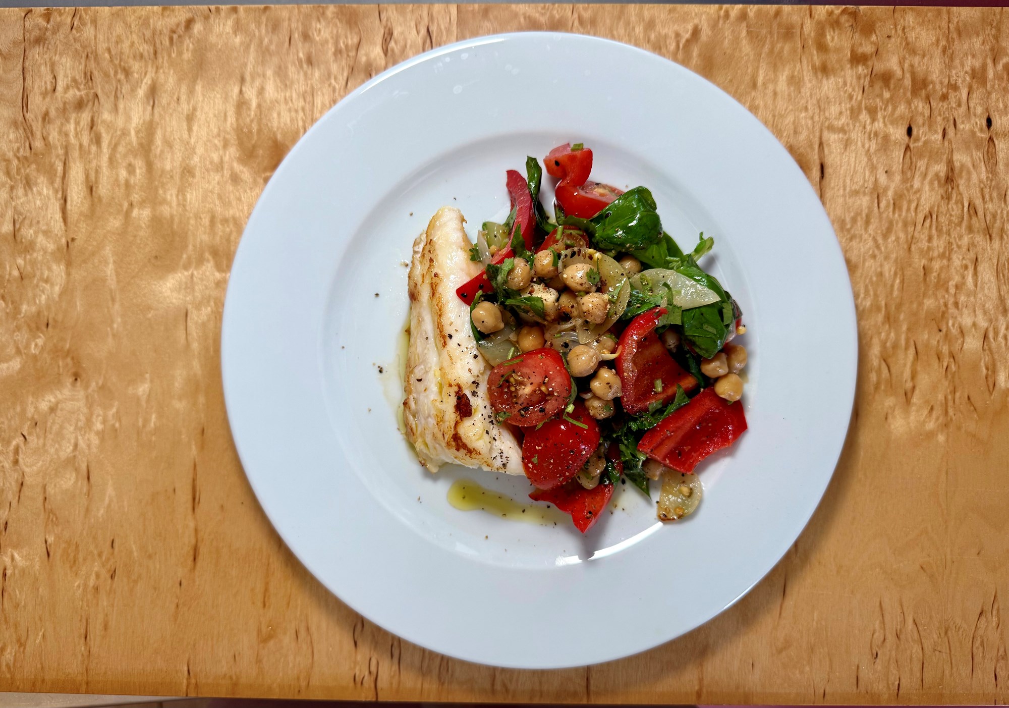 Stegt kuller med frisk peberfrugtsalat